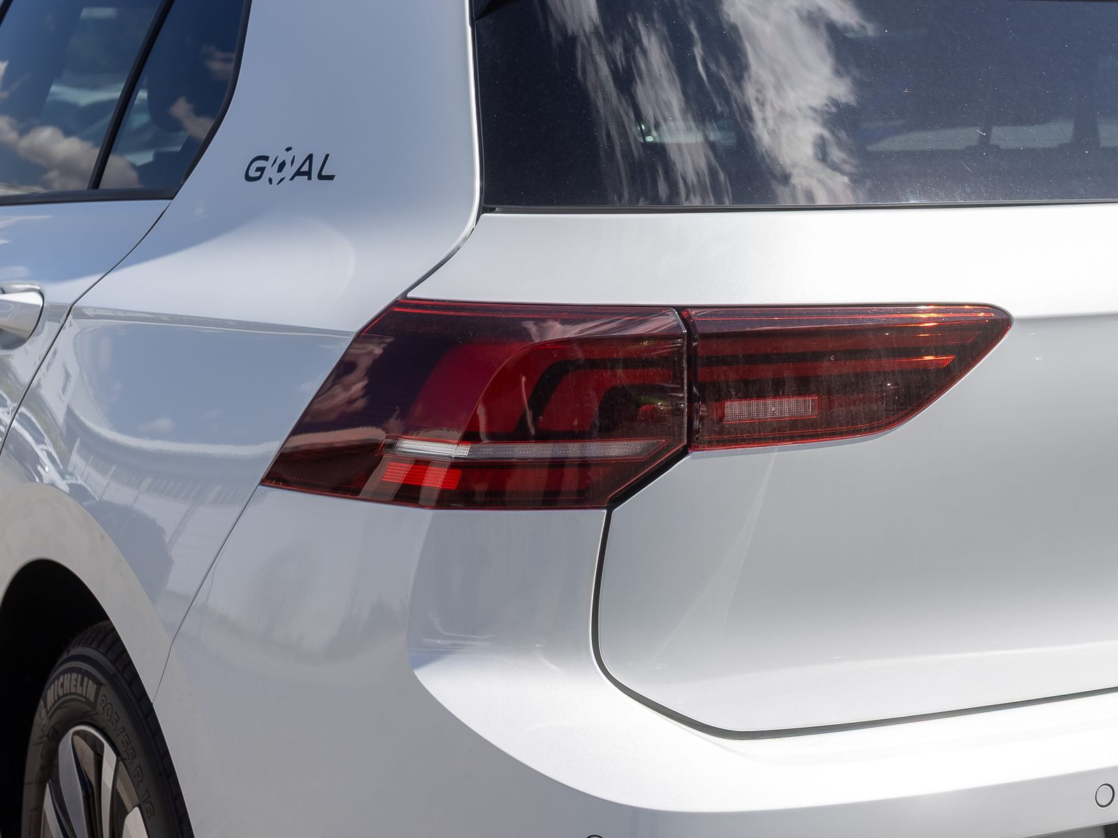 Volkswagen Golf VIII Goal 1.5 eTSI DSG Navi LED ACC EPH AHK