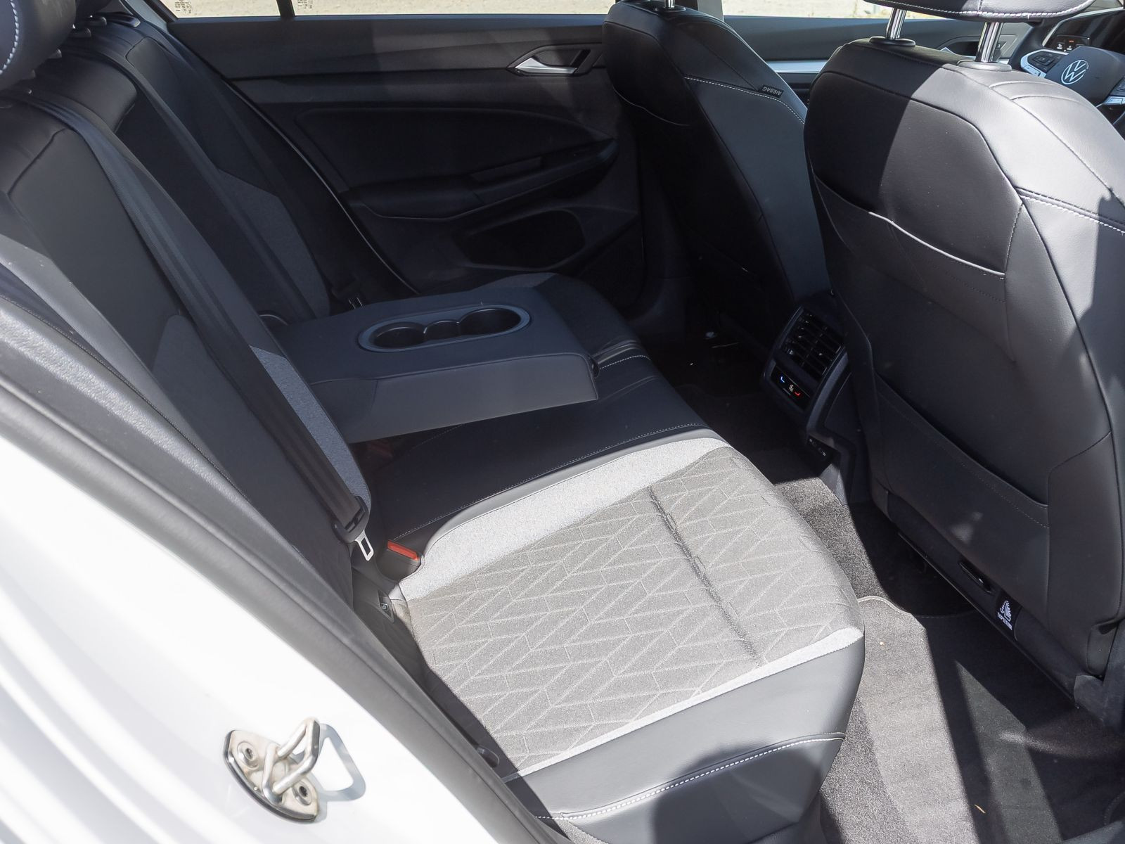 Volkswagen Golf VIII Goal 1.5 eTSI DSG Navi LED ACC EPH AHK
