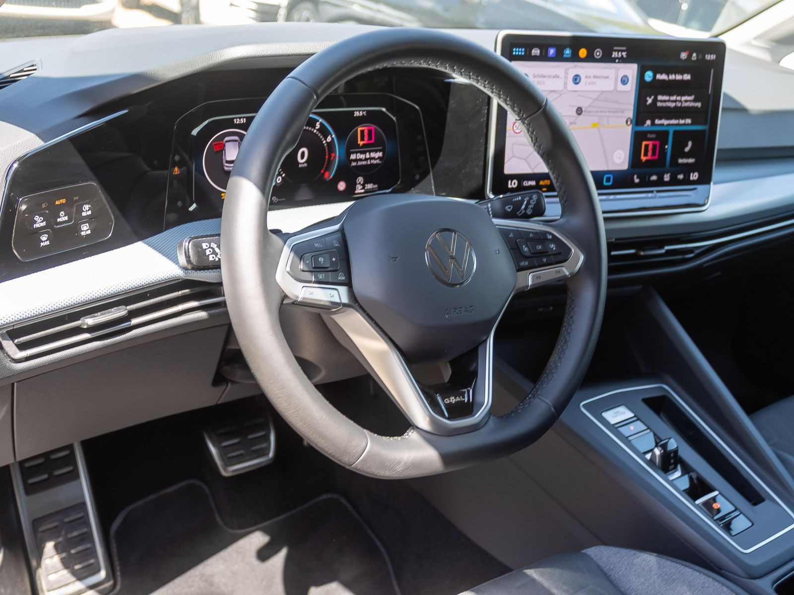 Volkswagen Golf VIII Goal 1.5 eTSI DSG Navi LED ACC EPH AHK