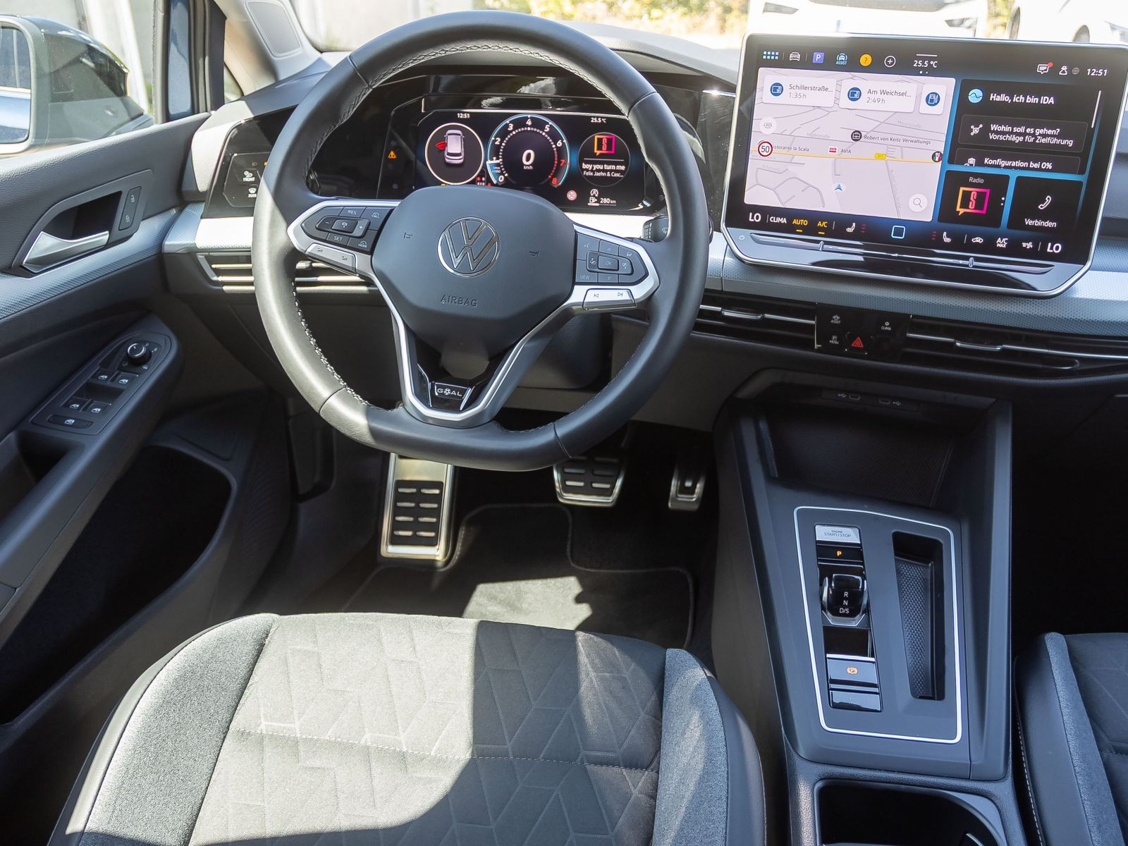 Volkswagen Golf VIII Goal 1.5 eTSI DSG Navi LED ACC EPH AHK