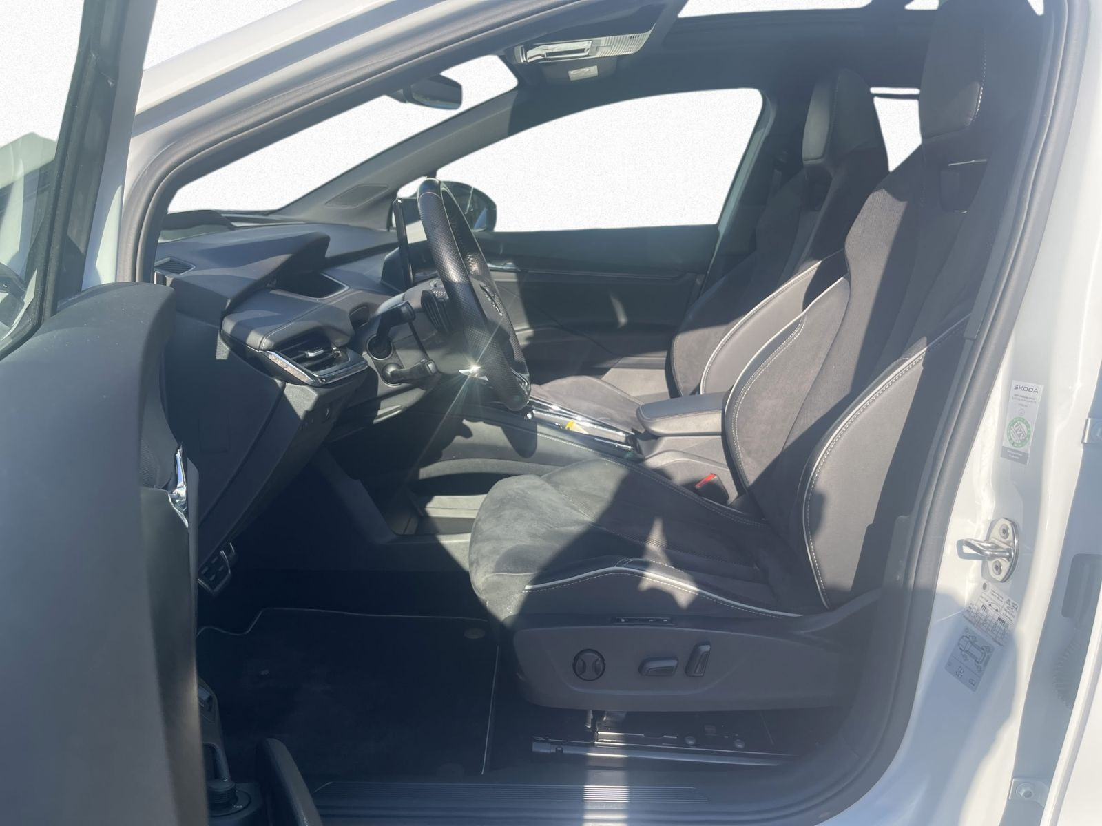 Skoda Enyaq 80 Sportline Navi HuD Matrix Panorama AHK