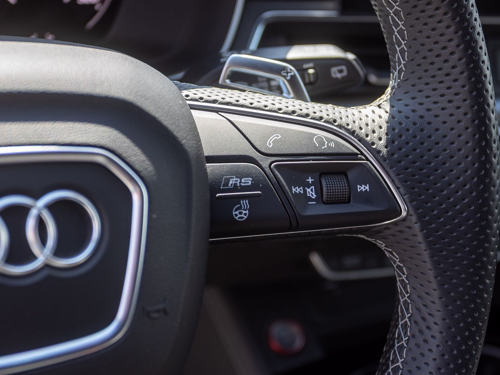 Audi RS4 Avant Navi Matrix Sportabgasanlage ACC
