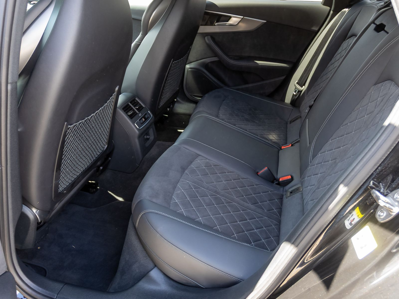 Audi RS4 Avant Navi Matrix Sportabgasanlage ACC