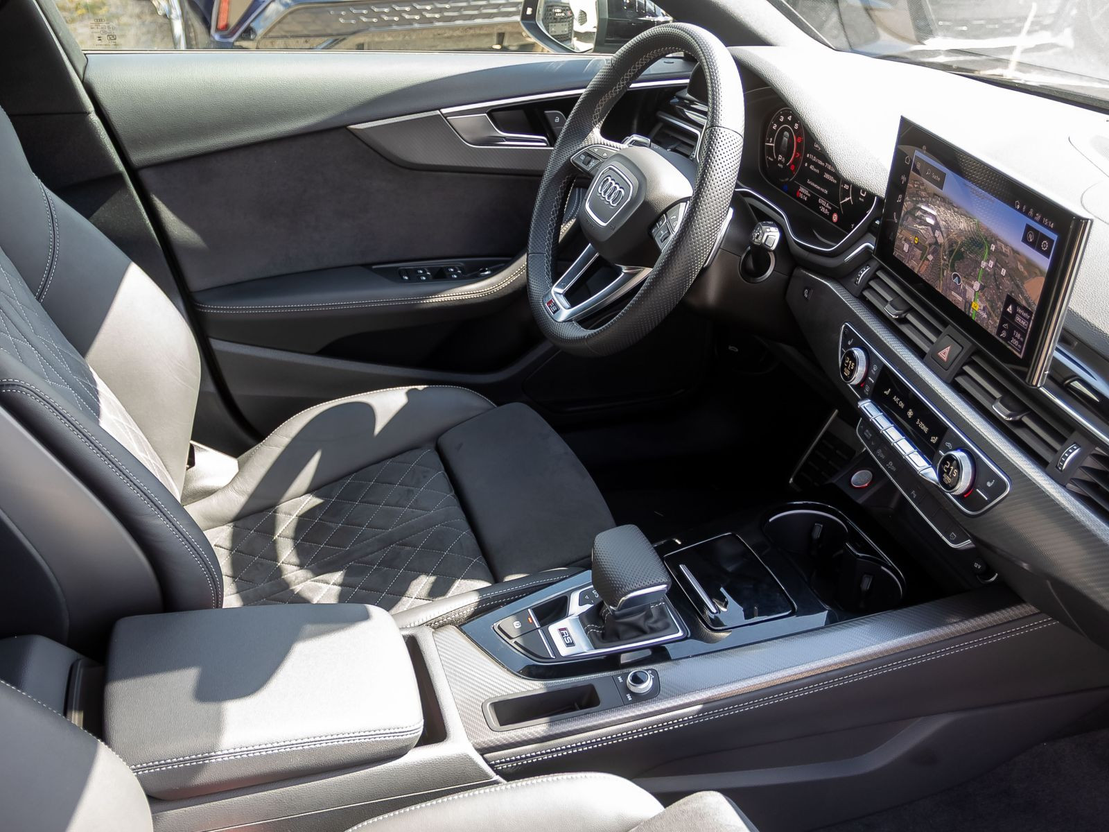 Audi RS4 Avant Navi Matrix Sportabgasanlage ACC