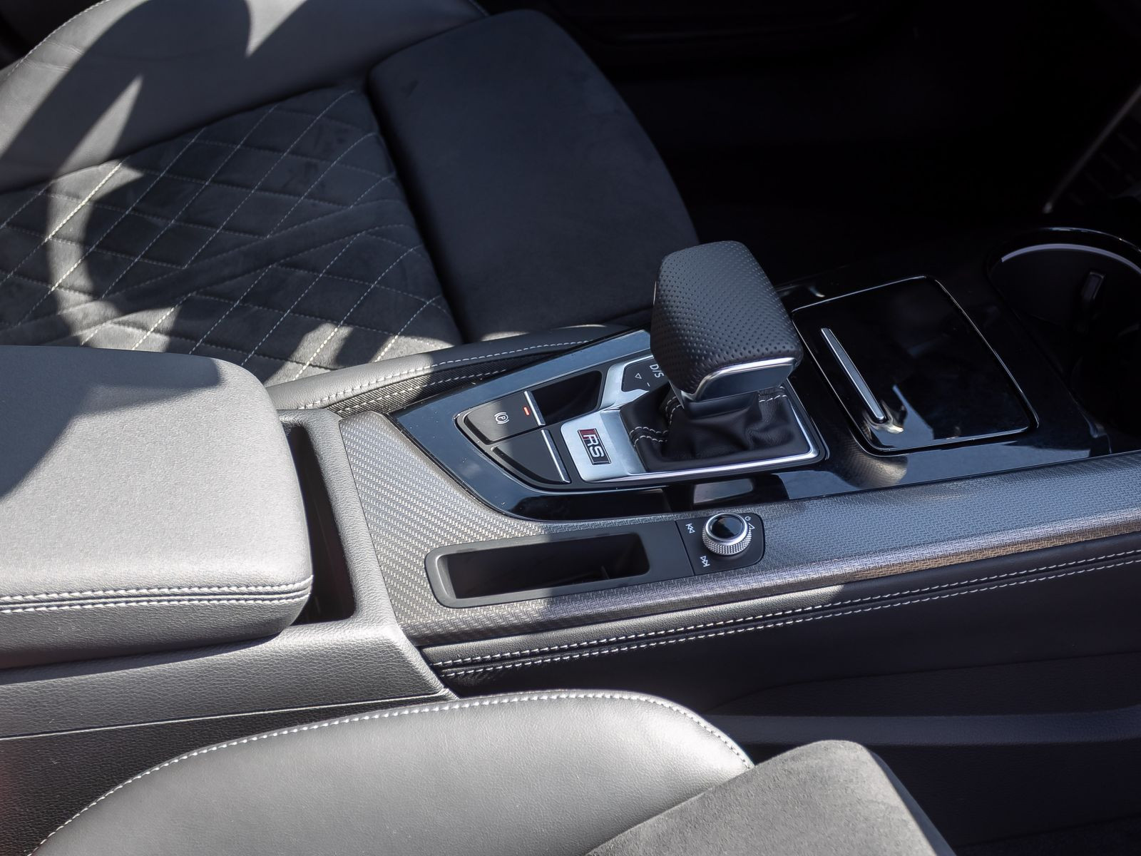 Audi RS4 Avant Navi Matrix Sportabgasanlage ACC
