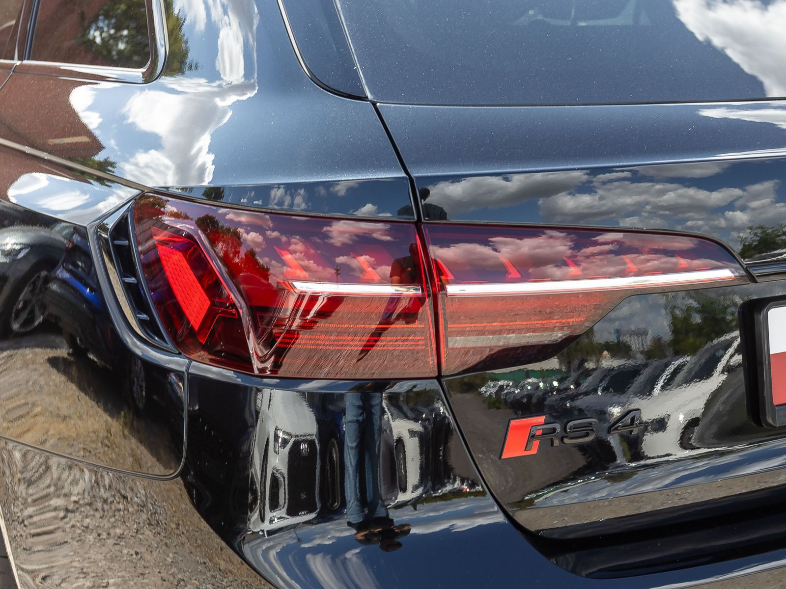 Audi RS4 Avant Navi Matrix Sportabgasanlage ACC