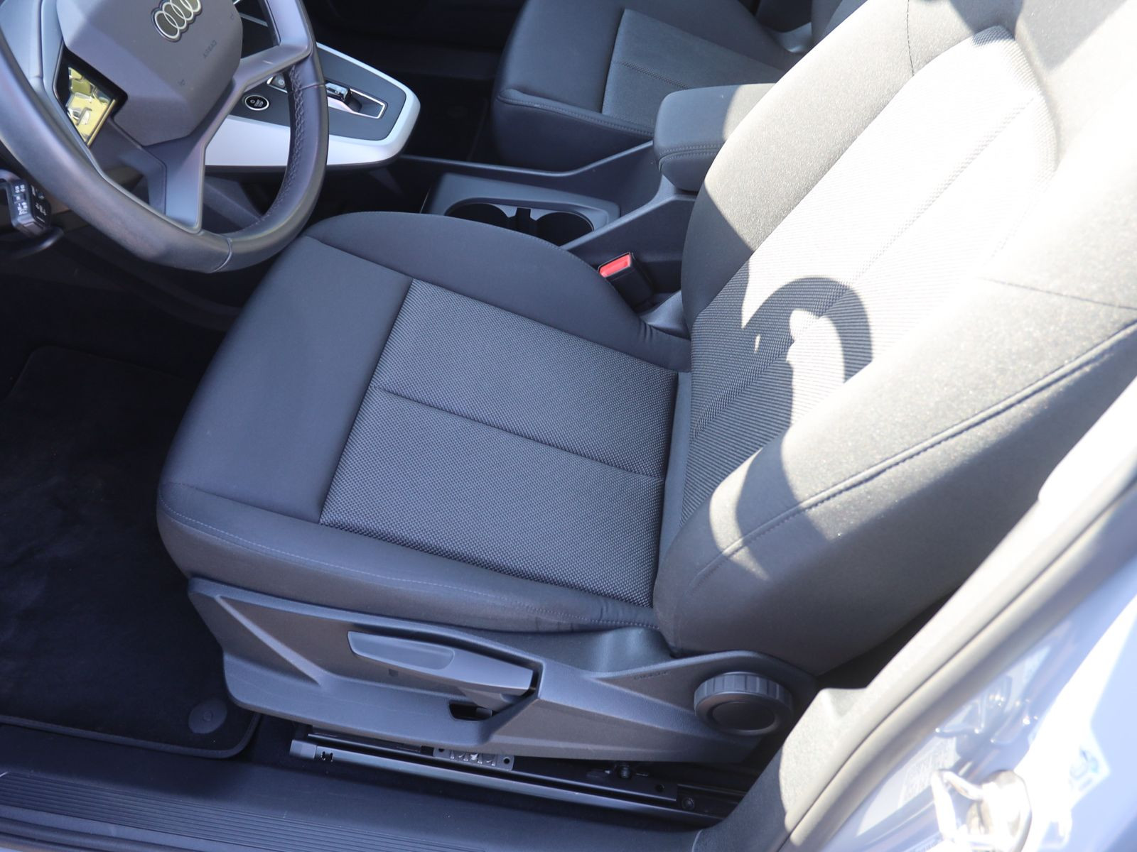Audi Q4 e-tron 40 Navi LED ACC Standklima DAB