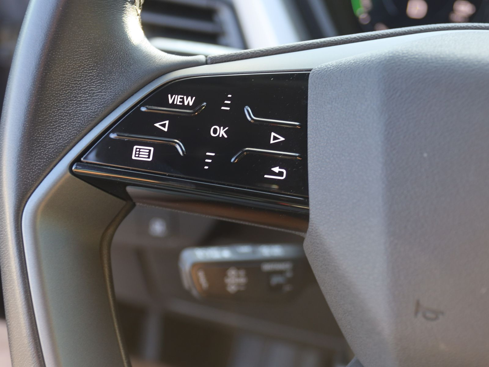 Audi Q4 e-tron 40 Navi LED ACC Standklima DAB