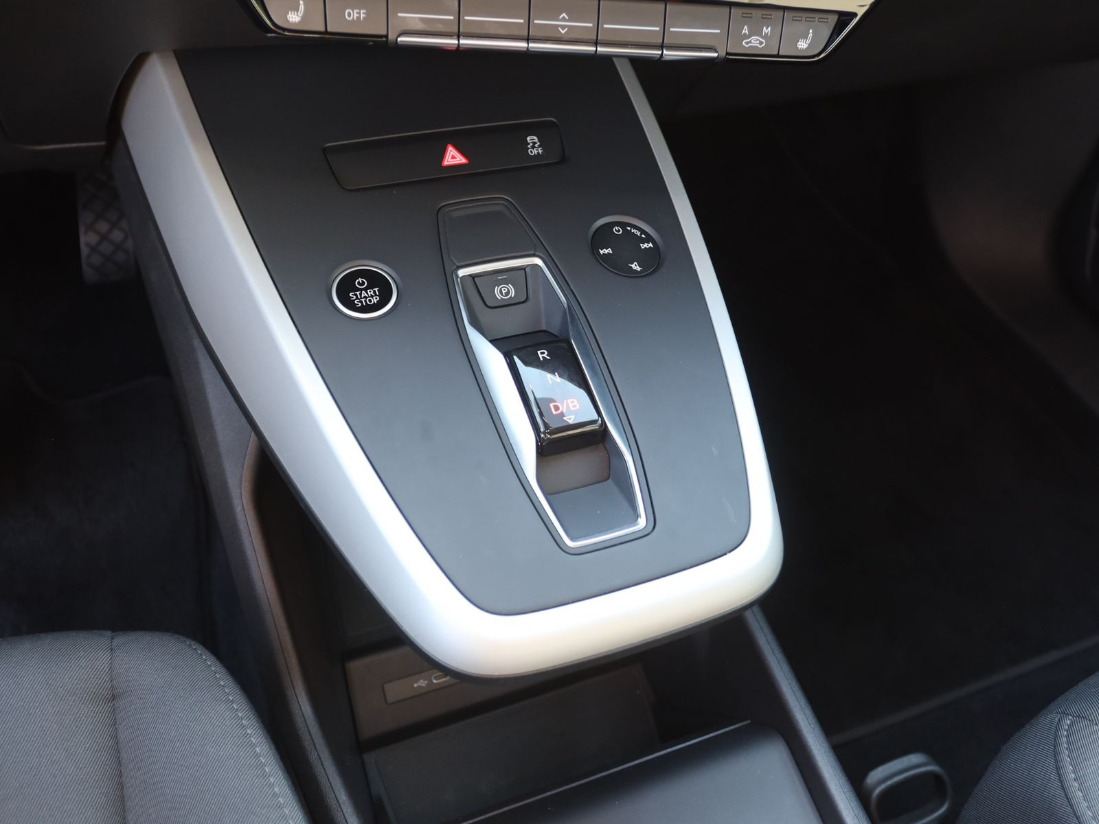 Audi Q4 e-tron 40 Navi LED ACC Standklima DAB