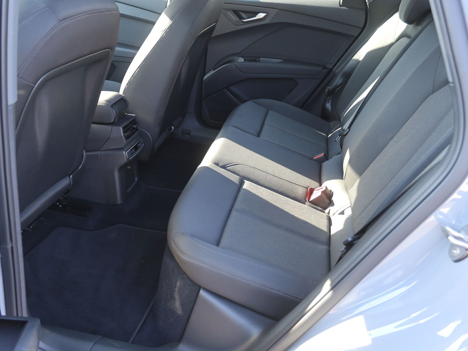 Audi Q4 e-tron 40 Navi LED ACC Standklima DAB