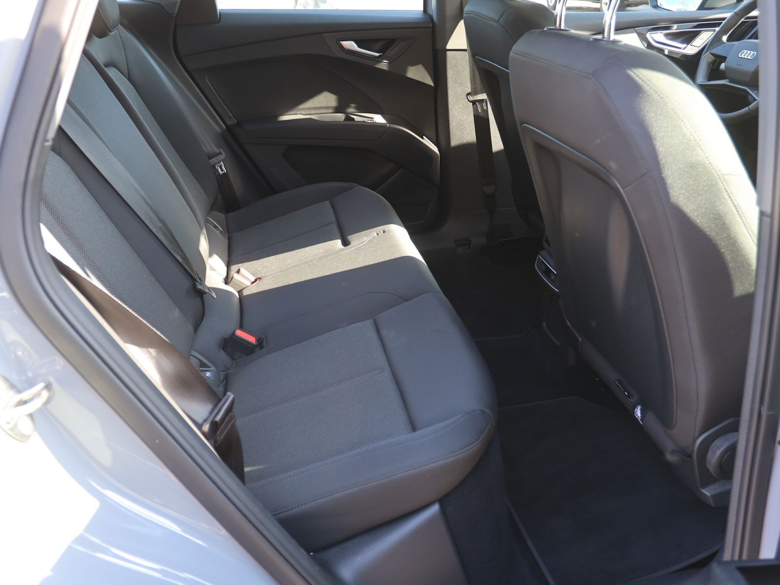 Audi Q4 e-tron 40 Navi LED ACC Standklima DAB