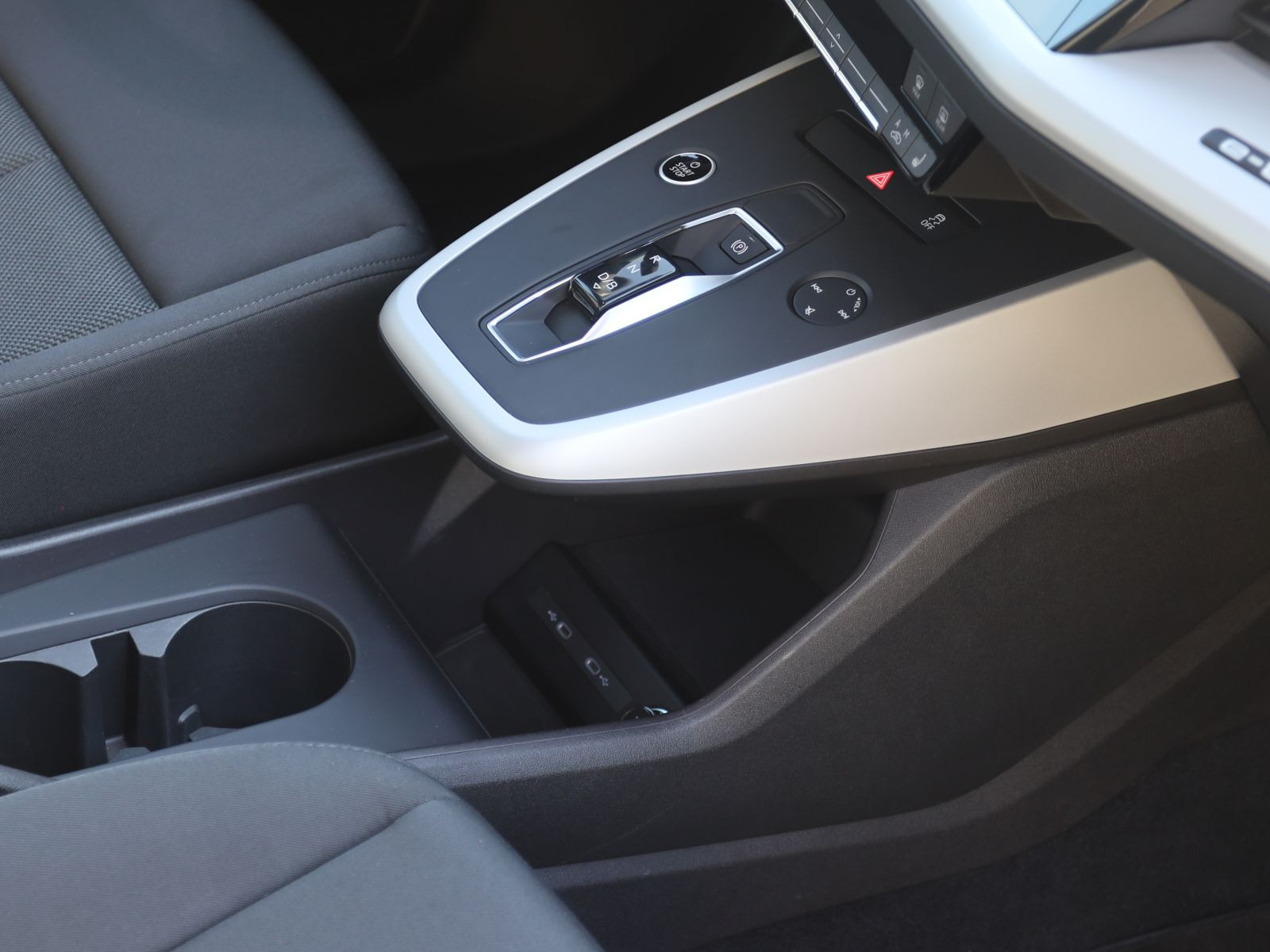 Audi Q4 e-tron 40 Navi LED ACC Standklima DAB
