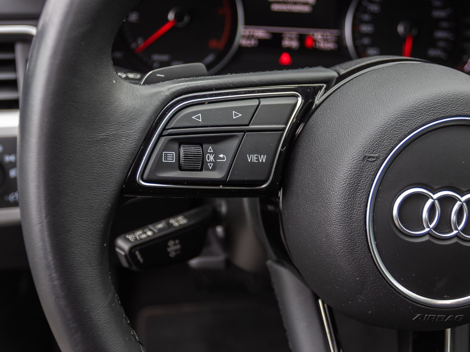 Audi A4 Avant S line 40TFSI qu Stronic Navi LED AHK
