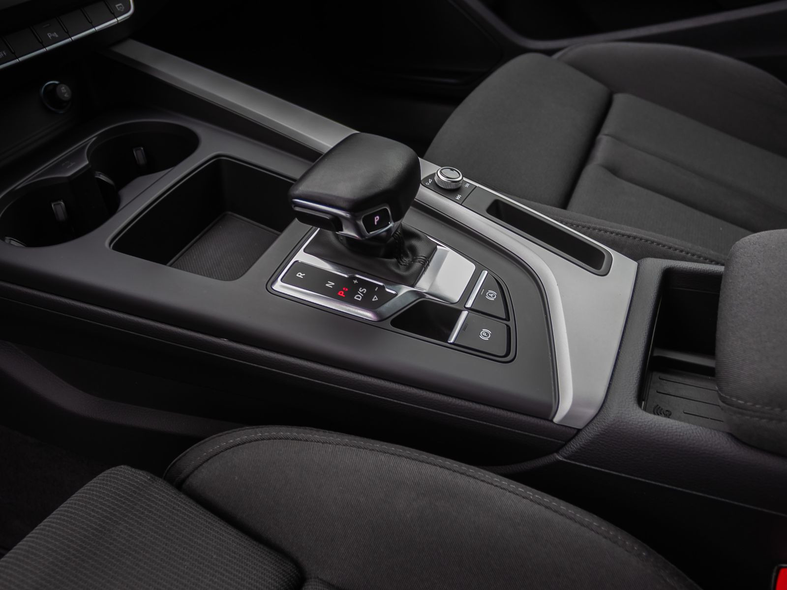 Audi A4 Avant S line 40TFSI qu Stronic Navi LED AHK