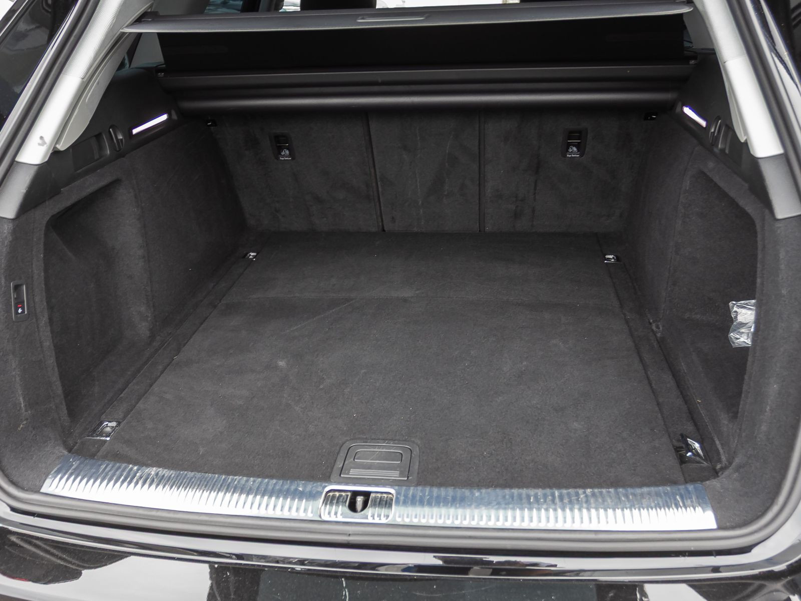 Audi A4 Avant S line 40TFSI qu Stronic Navi LED AHK