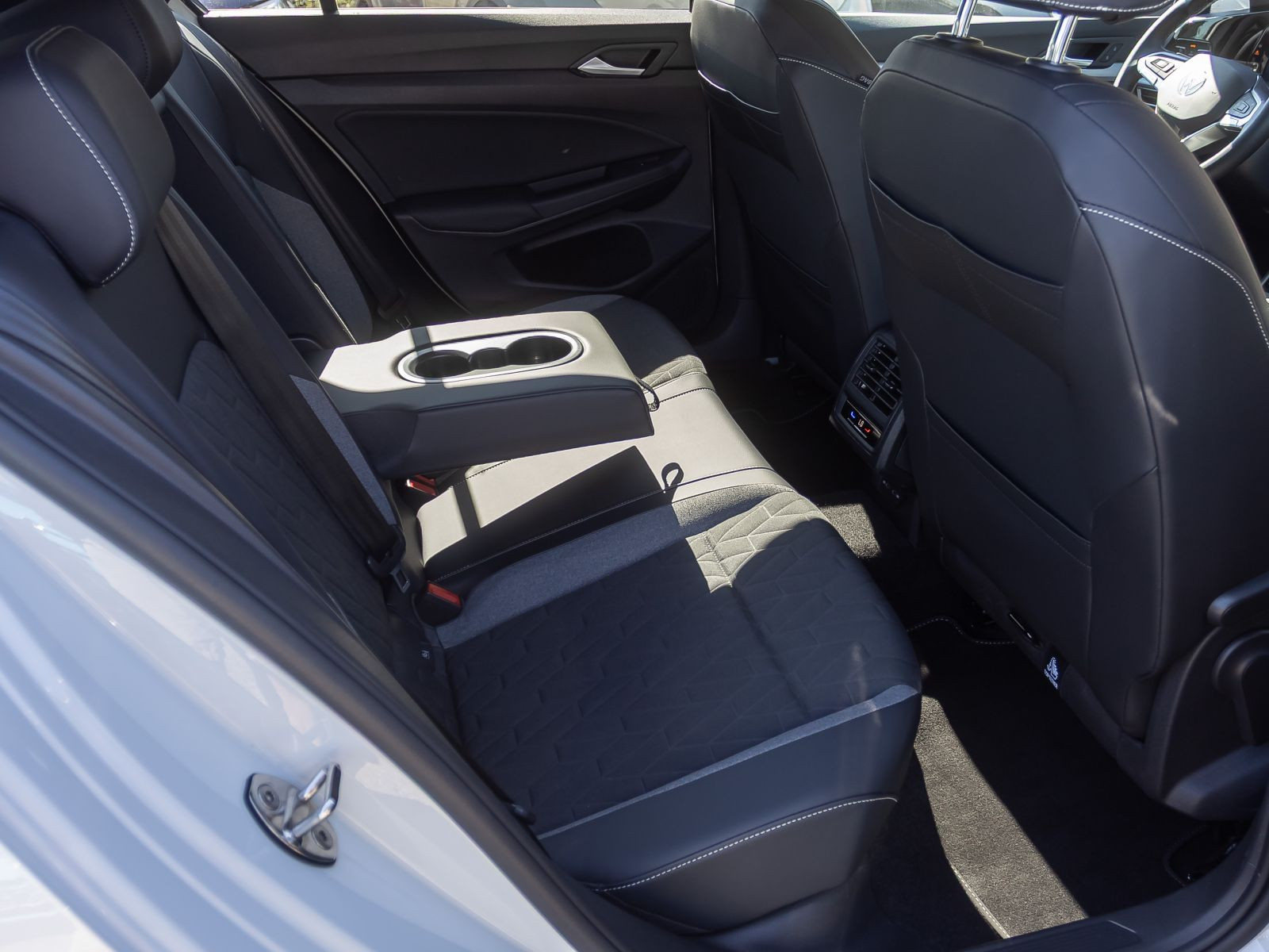 Volkswagen Golf VIII Goal 1.5 eTSI DSG Navi LED ACC EPH AHK