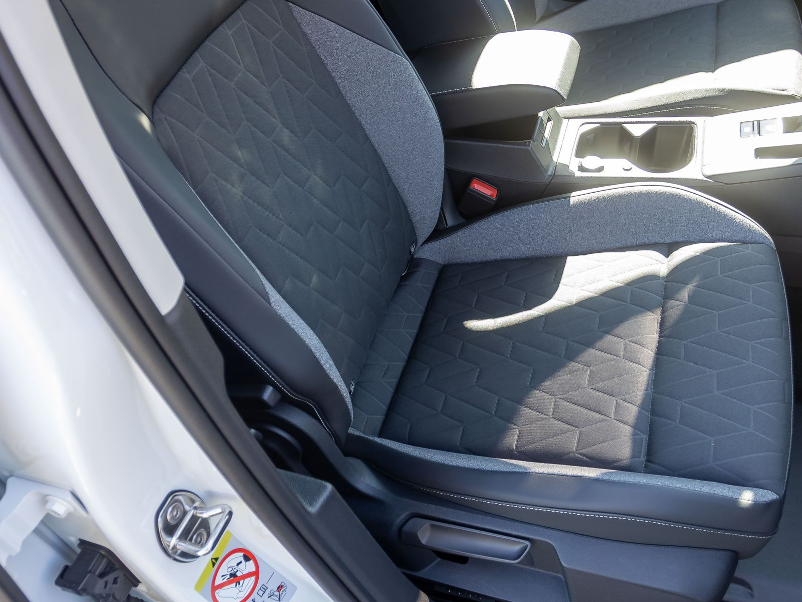 Volkswagen Golf VIII Goal 1.5 eTSI DSG Navi LED ACC EPH AHK