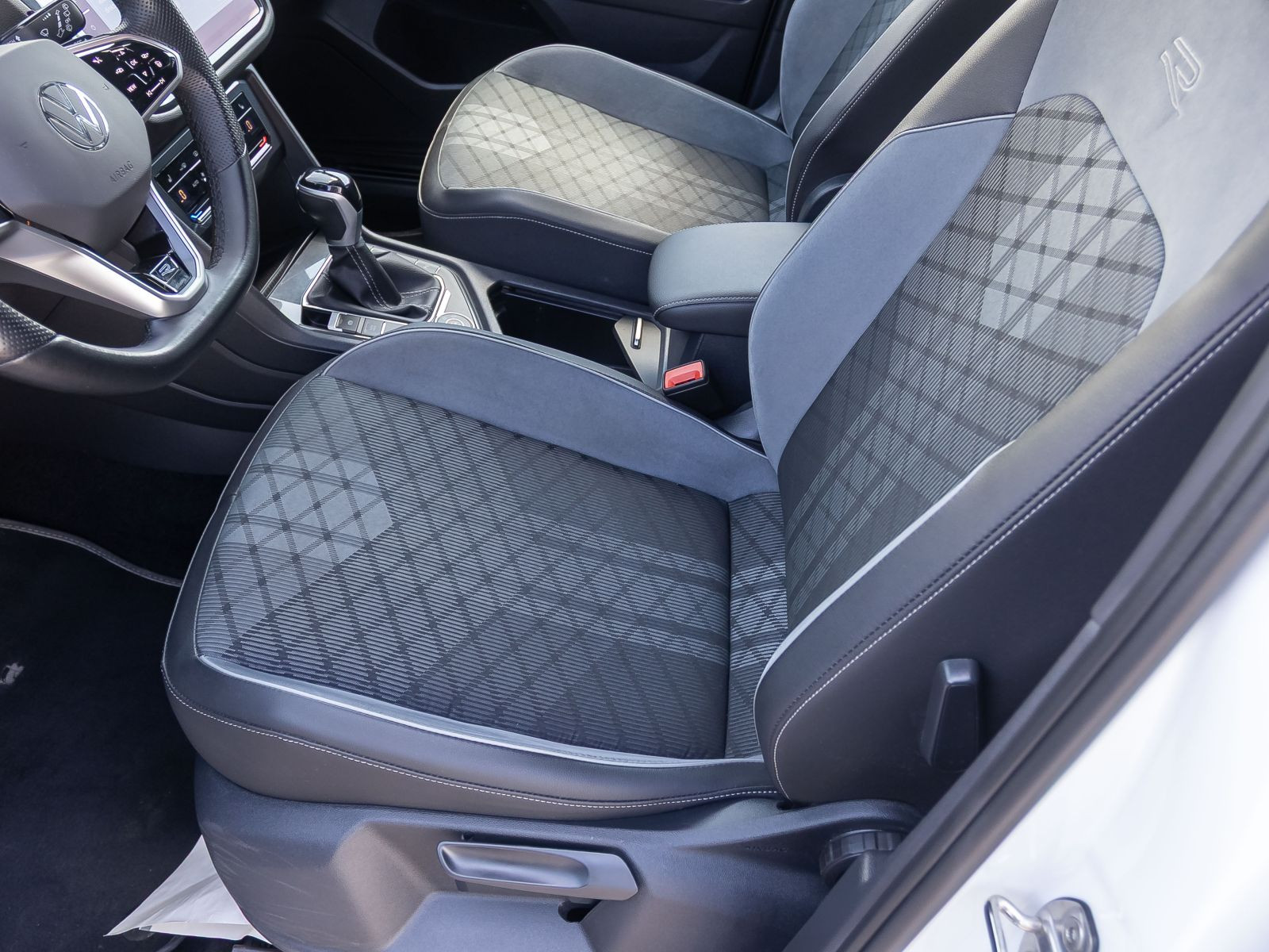 Volkswagen Tiguan Allspace R-Line 2.0TDI 4M DSG Navi Matrix HuD AHK