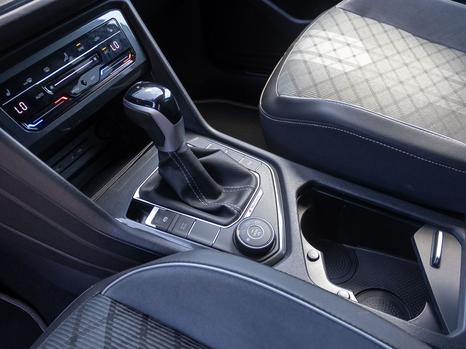 Volkswagen Tiguan Allspace R-Line 2.0TDI 4M DSG Navi Matrix HuD AHK