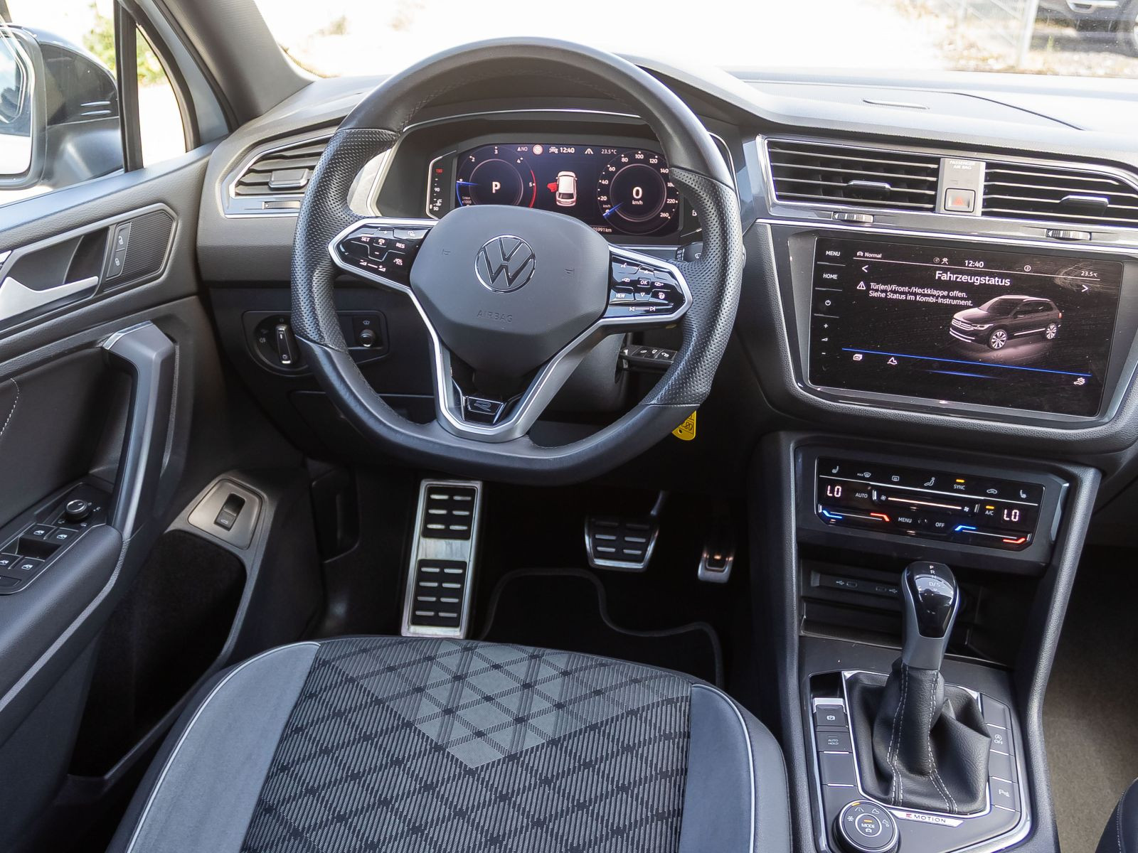 Volkswagen Tiguan Allspace R-Line 2.0TDI 4M DSG Navi Matrix HuD AHK