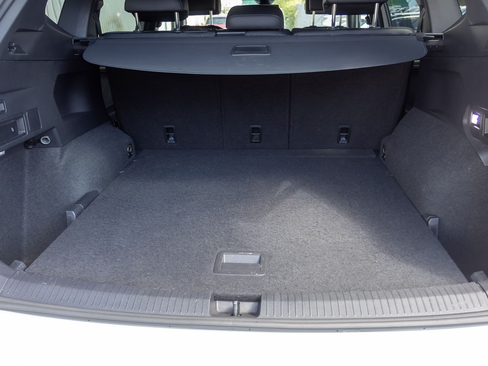 Volkswagen Tiguan Allspace R-Line 2.0TDI 4M DSG Navi Matrix HuD AHK