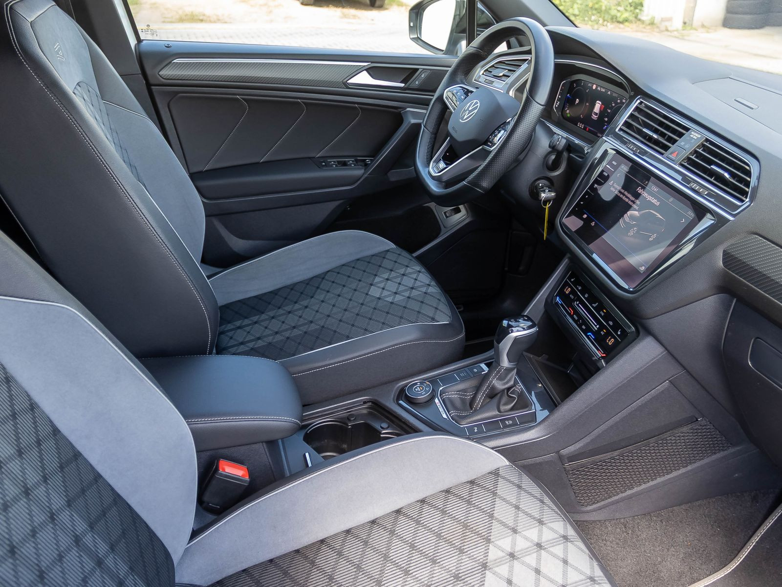 Volkswagen Tiguan Allspace R-Line 2.0TDI 4M DSG Navi Matrix HuD AHK