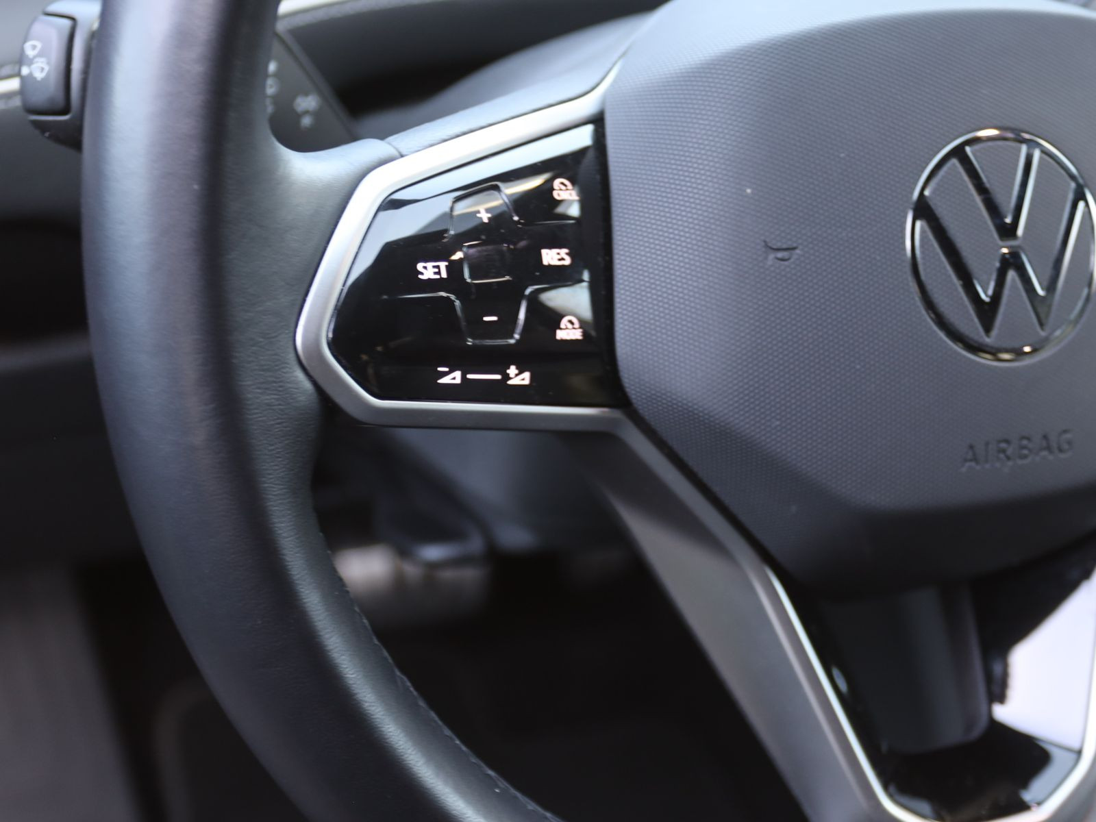 Volkswagen ID.7 Tourer Pro, AHK, Navi, LED-Matrix, Area View inkl. Rückfahrkamera, Augmented-Reality-Head-up-Display
