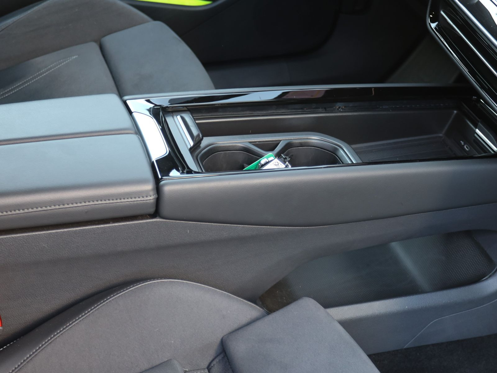 Volkswagen ID.7 Tourer Pro, AHK, Navi, LED-Matrix, Area View inkl. Rückfahrkamera, Augmented-Reality-Head-up-Display