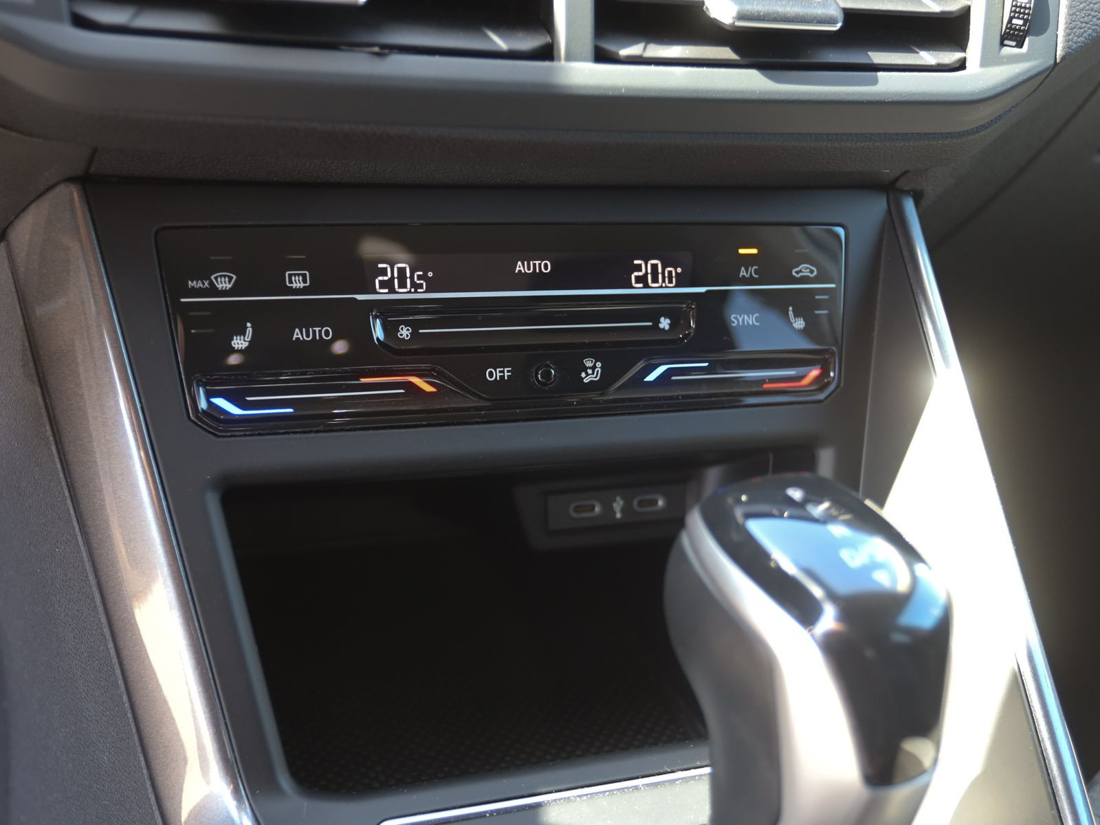 Volkswagen Polo 1.0 TSI DSG Style, Navi, LED-Matrix, Rückfahrkamera, App-Connect