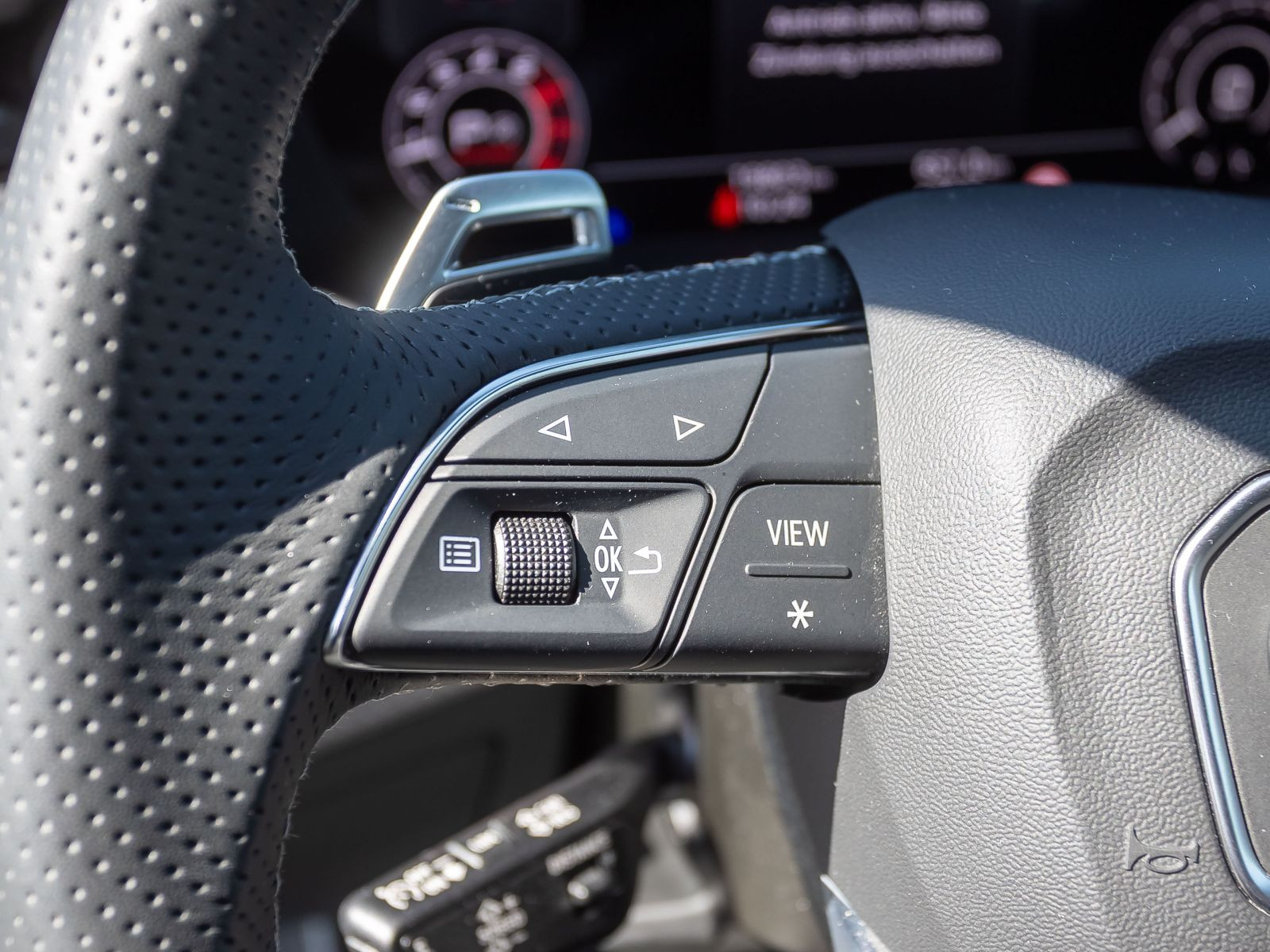 Audi RS 4 Avant Navi Matrix HuD Panorama ACC EPH AHK