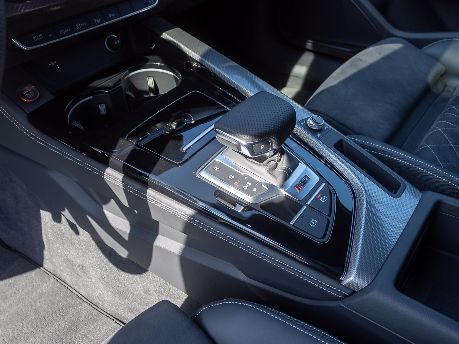 Audi RS 4 Avant Navi Matrix HuD Panorama ACC EPH AHK