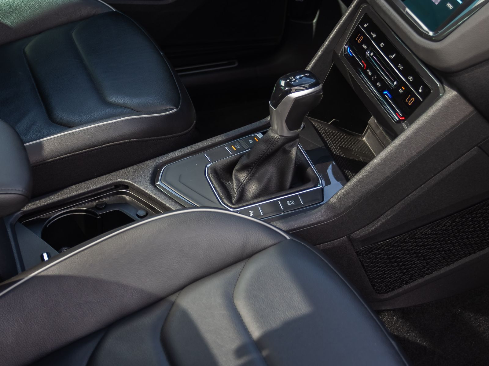 Volkswagen Tiguan 1.5 TSI DSG Elegance, Navi, LED-Matrix, Leder, Panoramadach