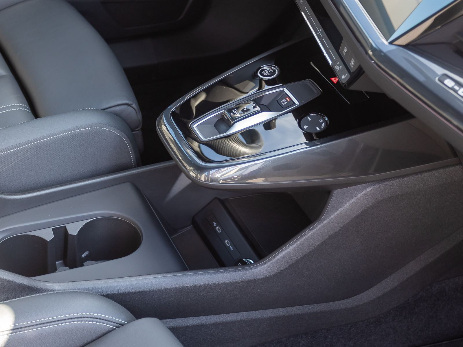 Audi Q4 S line 40 e-tron LED Standklima Sitzhzg EPH