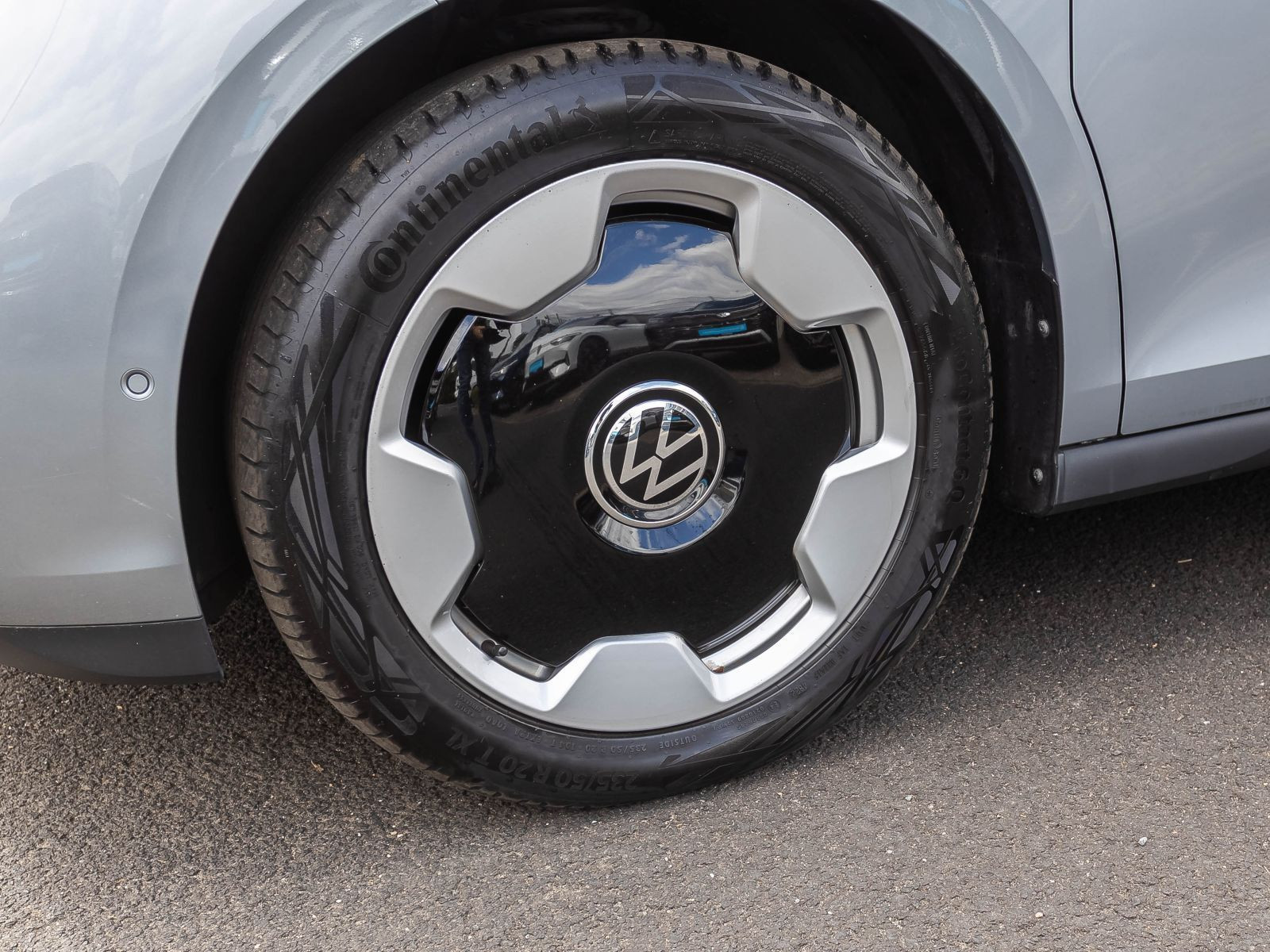 Volkswagen ID.Buzz Pro, AHK, LED-Matrix, Area View inklusive Rückfahrkamera, App-Connect
