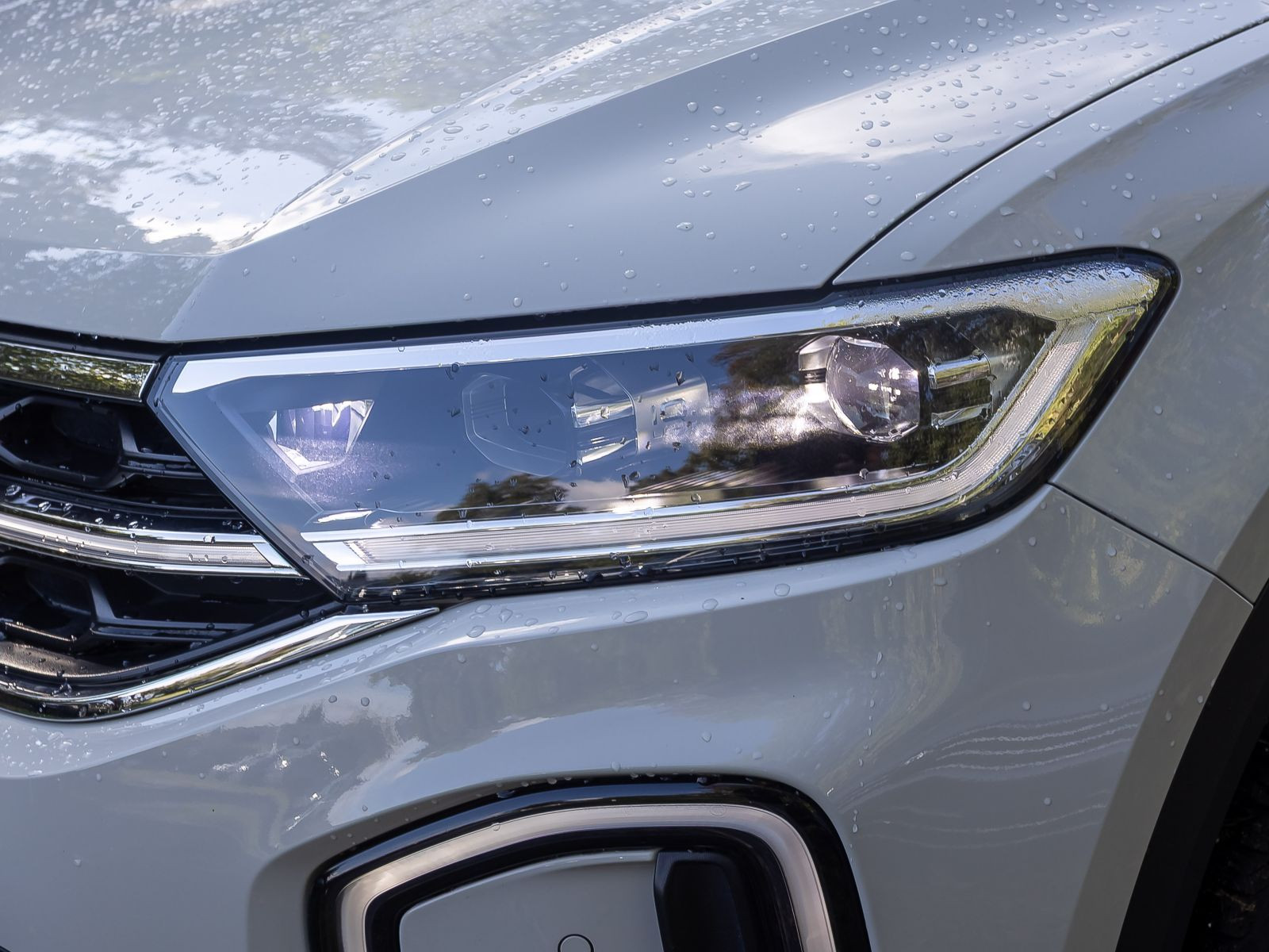 Volkswagen T-Roc MOVE 1.5TSI DSG Navi Matrix ACC CarPlay