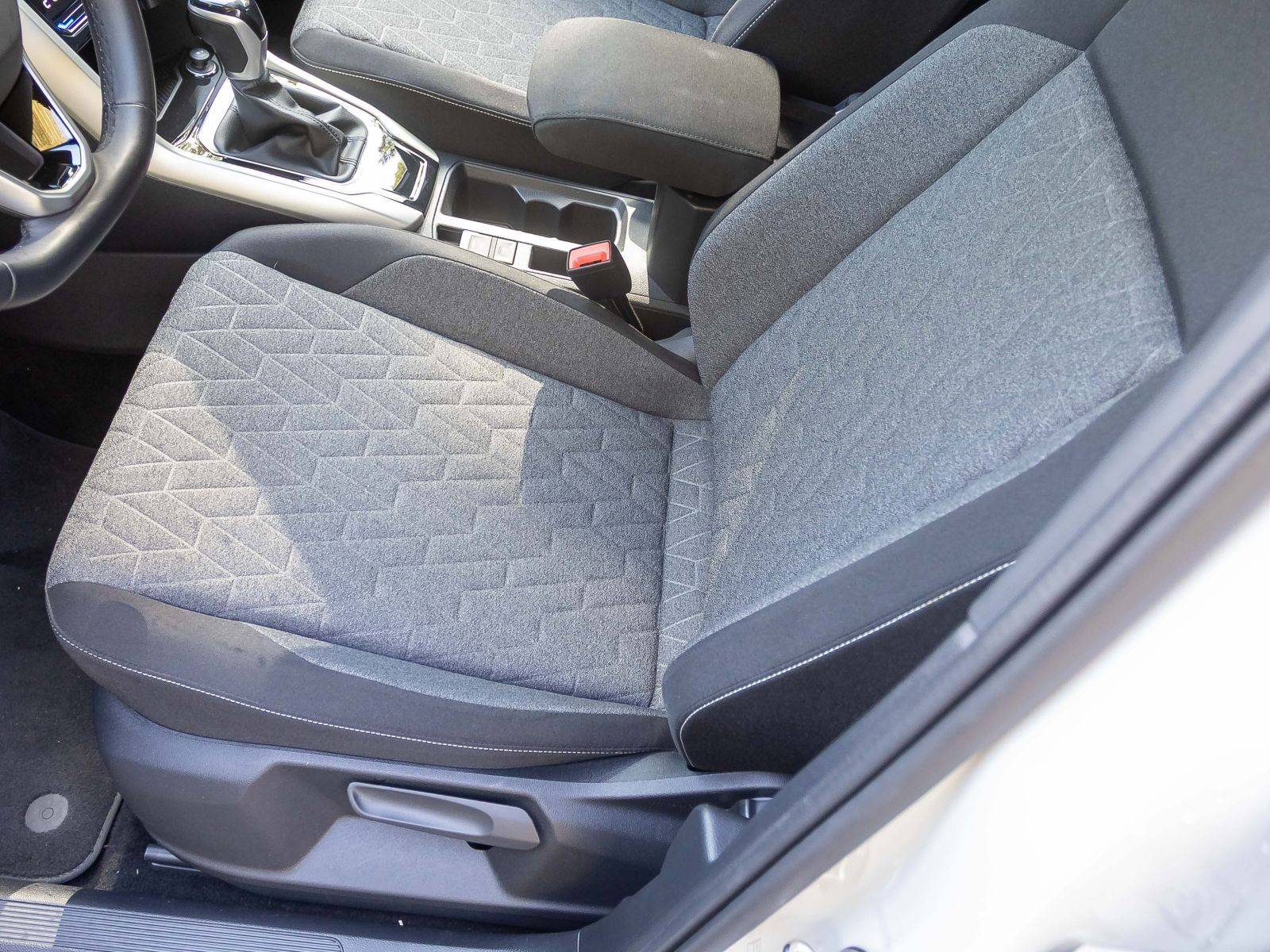 Volkswagen T-Roc MOVE 1.5TSI DSG Navi Matrix ACC CarPlay