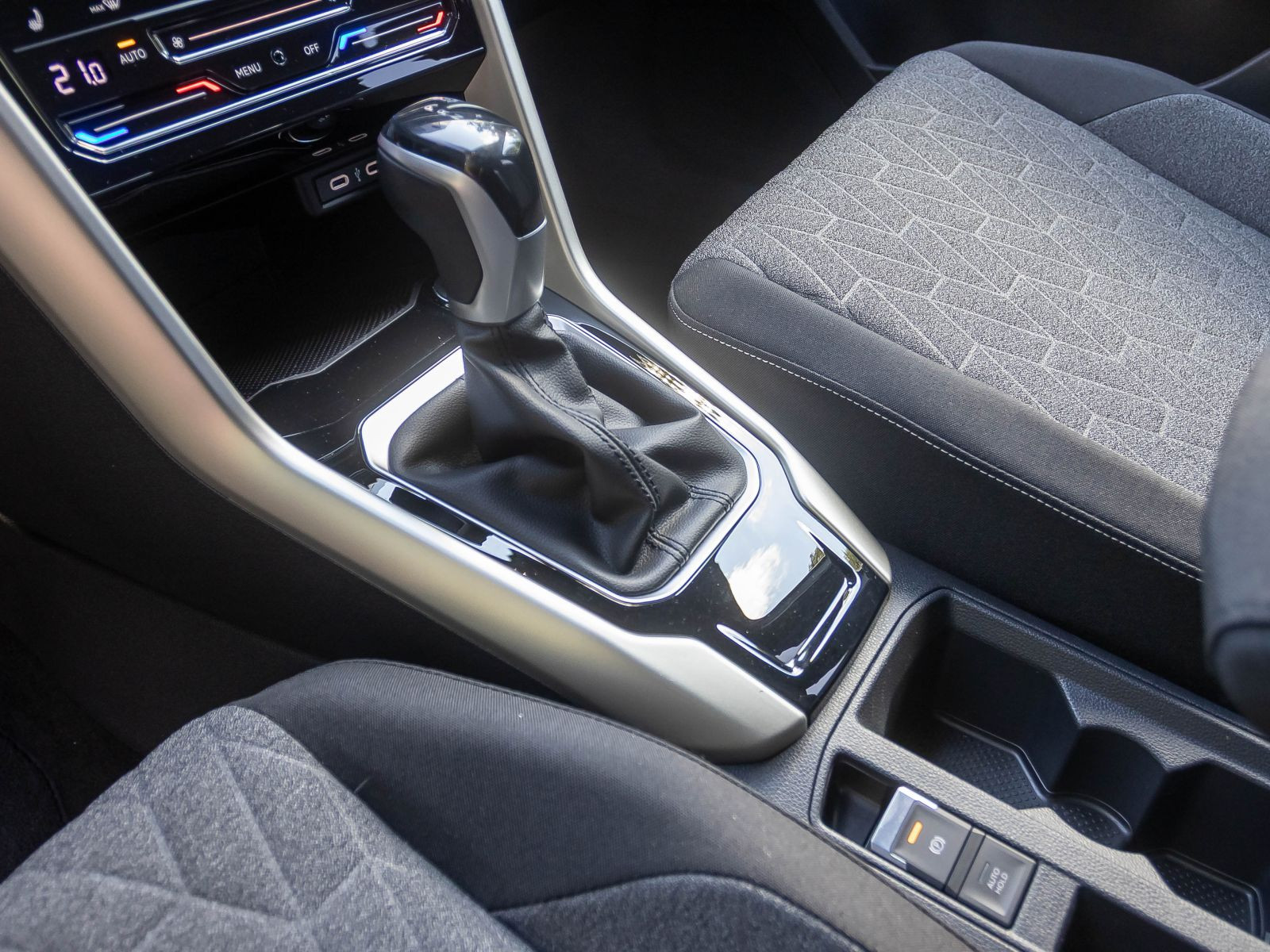 Volkswagen T-Roc MOVE 1.5TSI DSG Navi Matrix ACC CarPlay