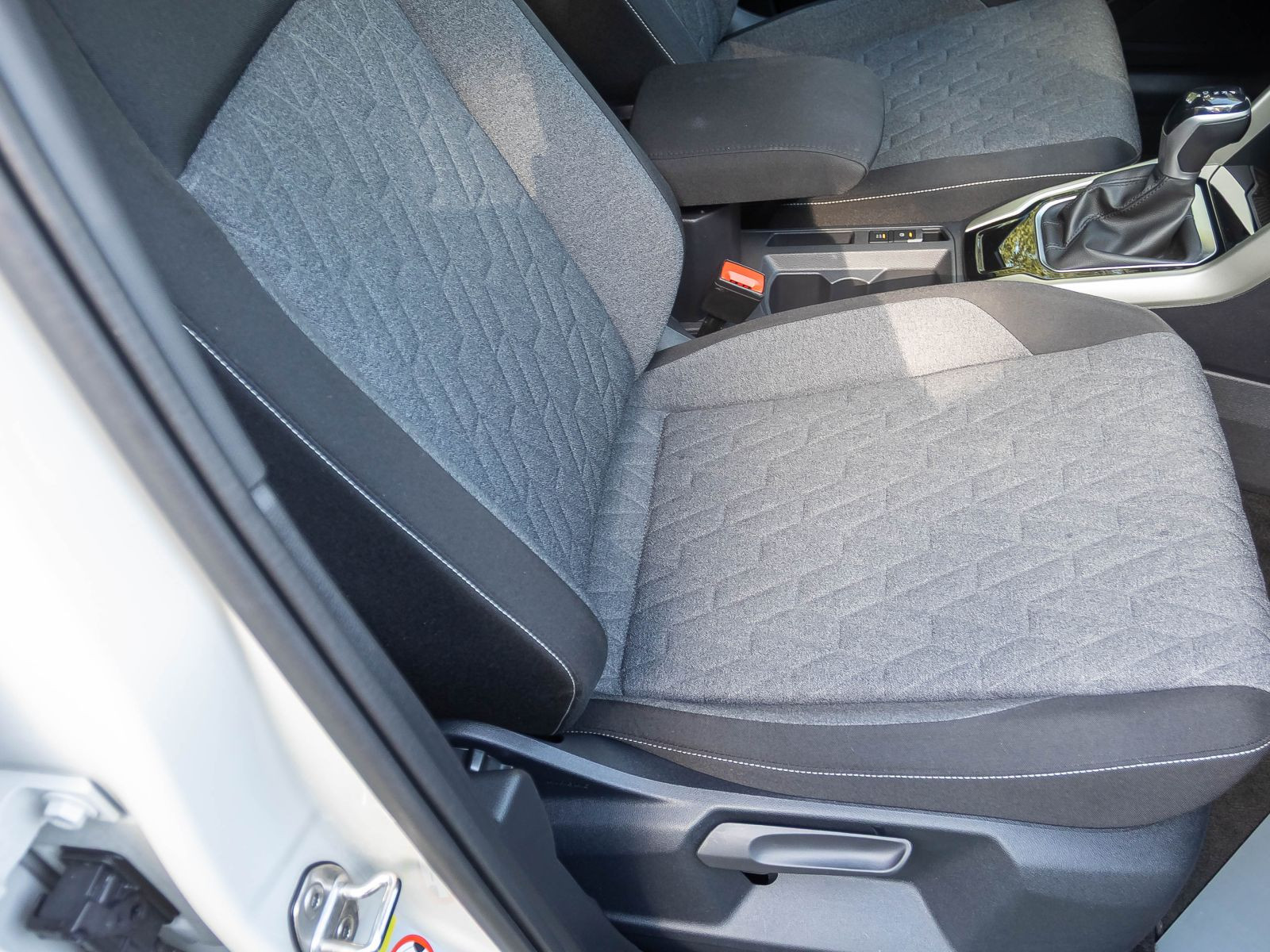 Volkswagen T-Roc MOVE 1.5TSI DSG Navi Matrix ACC CarPlay