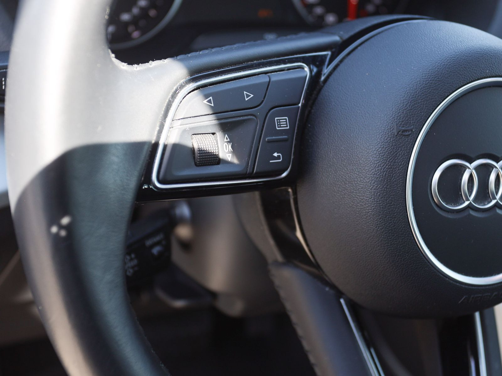 Audi Q2 35 TFSI S-Tronic Design, Navi, LED, Rückfahrkamera
