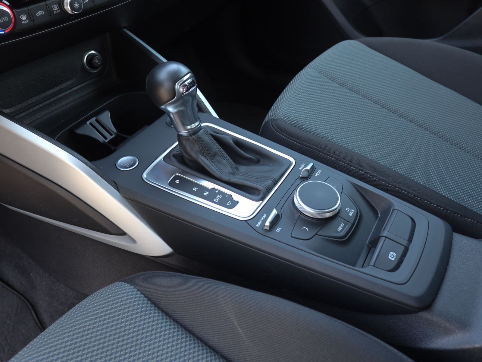 Audi Q2 35 TFSI S-Tronic Design, Navi, LED, Rückfahrkamera