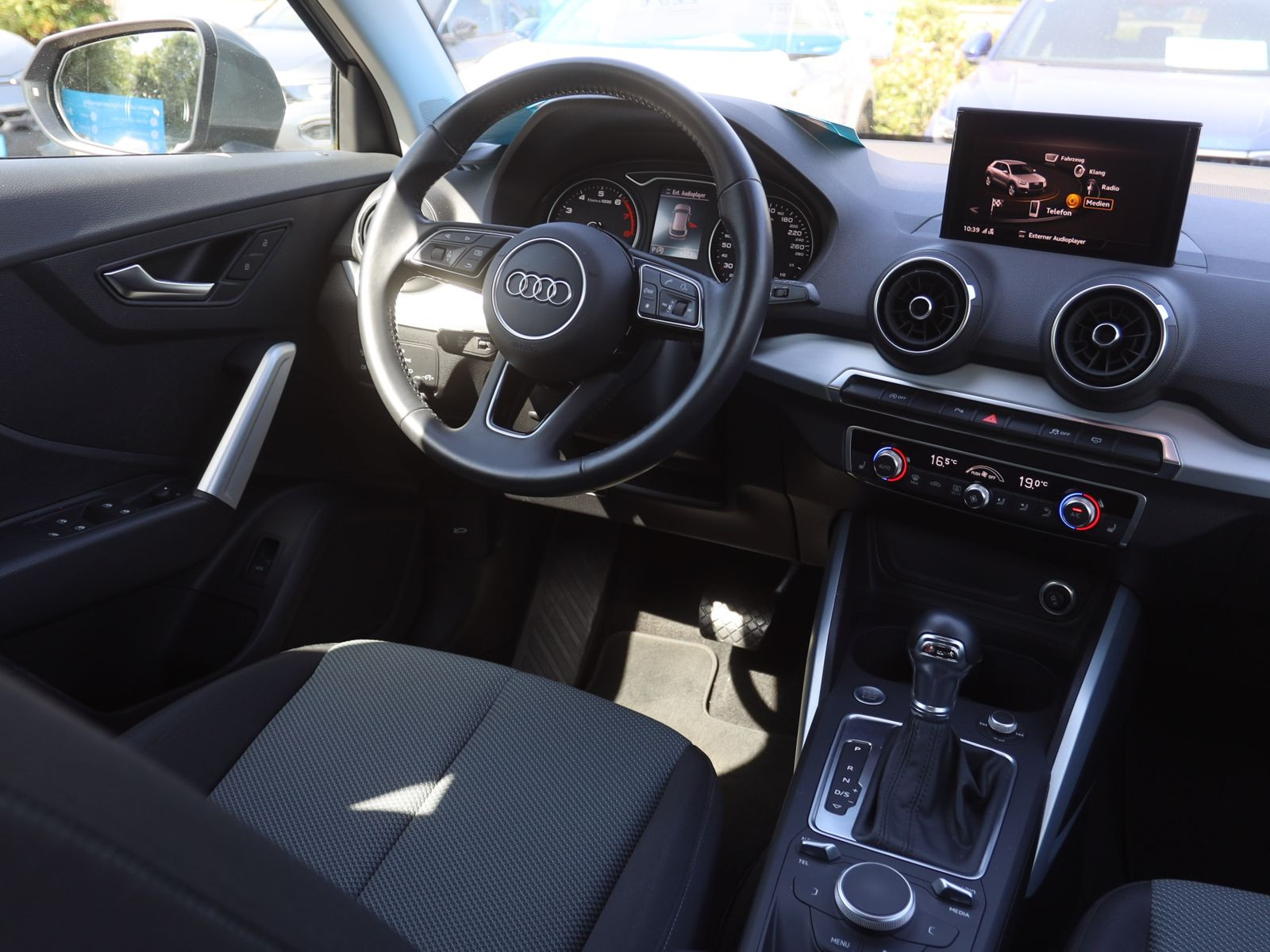 Audi Q2 35 TFSI S-Tronic Design, Navi, LED, Rückfahrkamera