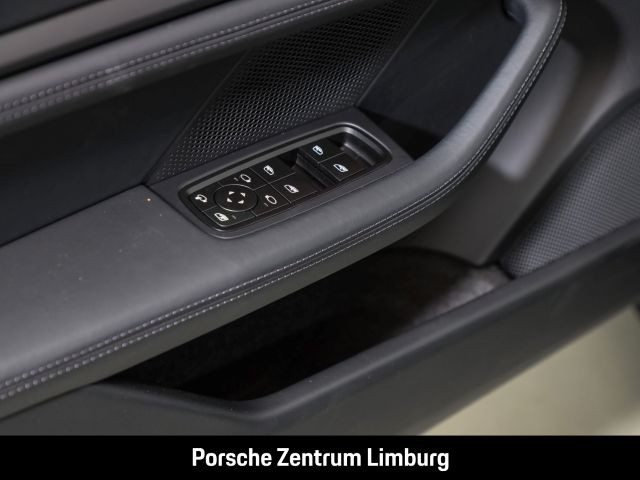 Porsche Taycan Black Edition HA-Lenkung Soft-Close