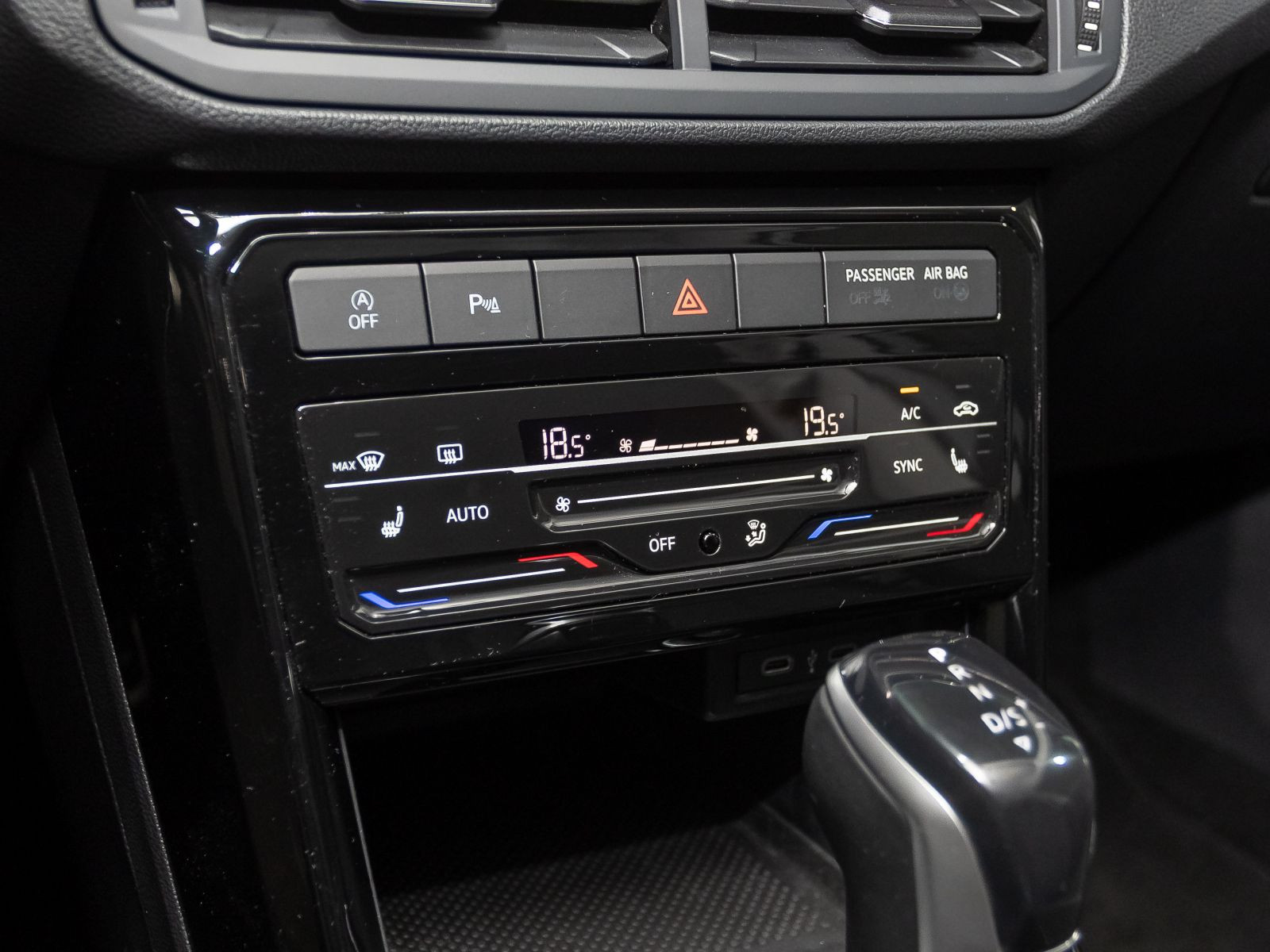 Volkswagen T-Cross 1.0 TSI DSG MOVE, Rückfahrkamera, Navi, Klima
