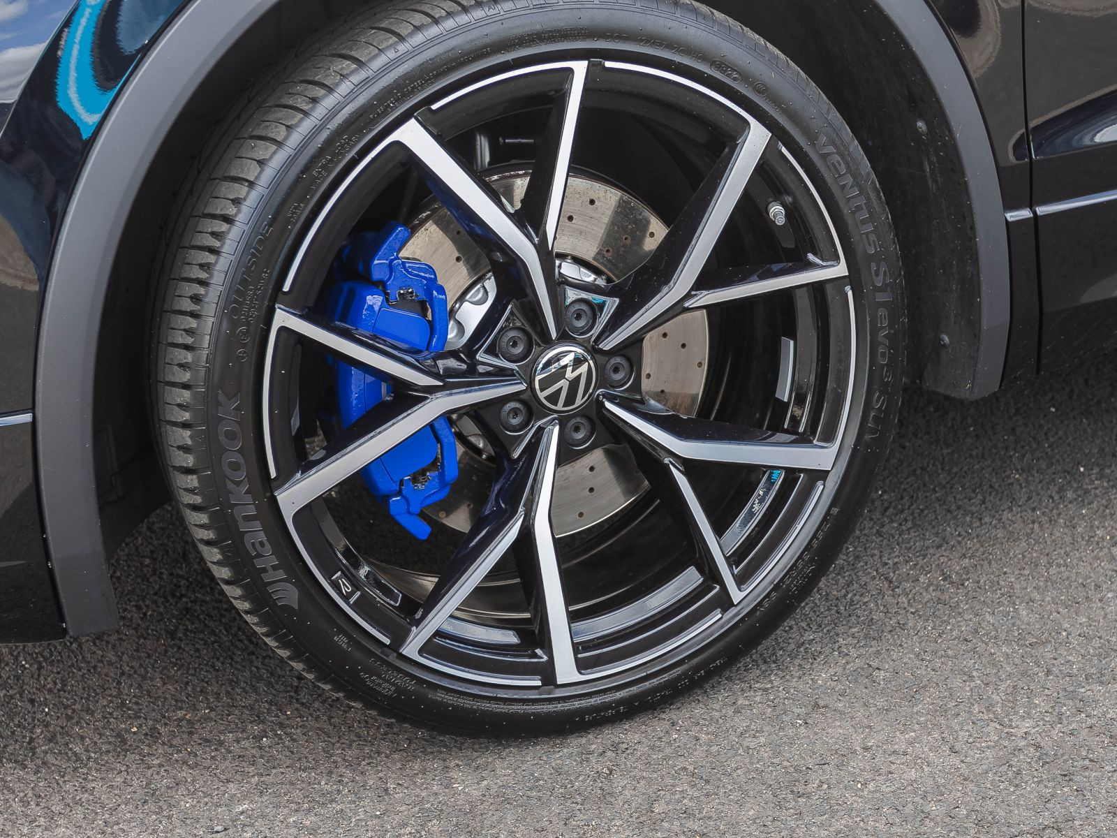 Volkswagen Tiguan R Black Style 2.0 TSI DSG, Panoramadach, LED-Matrix, Rückfahrkamera