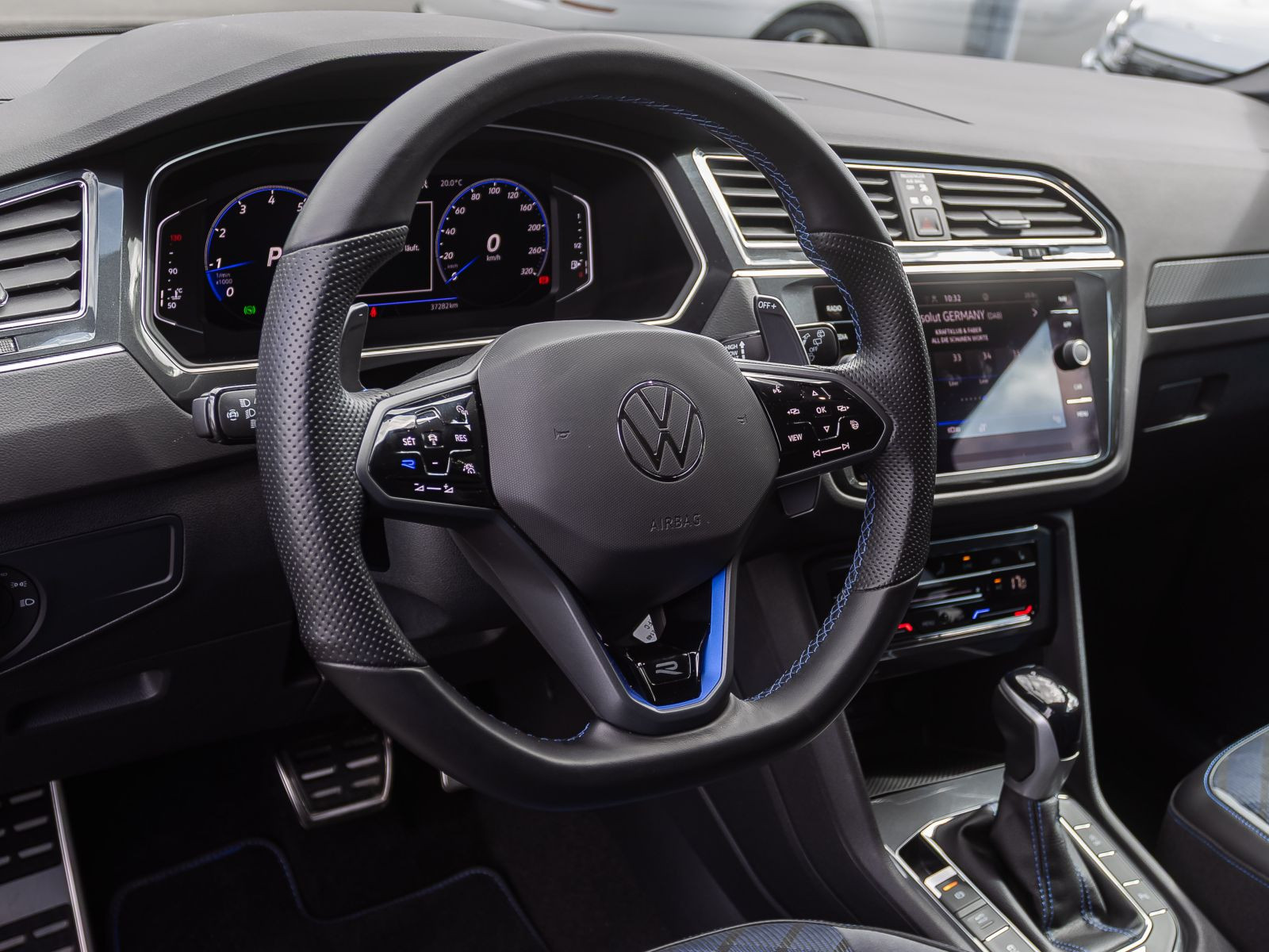 Volkswagen Tiguan R Black Style 2.0 TSI DSG, Panoramadach, LED-Matrix, Rückfahrkamera