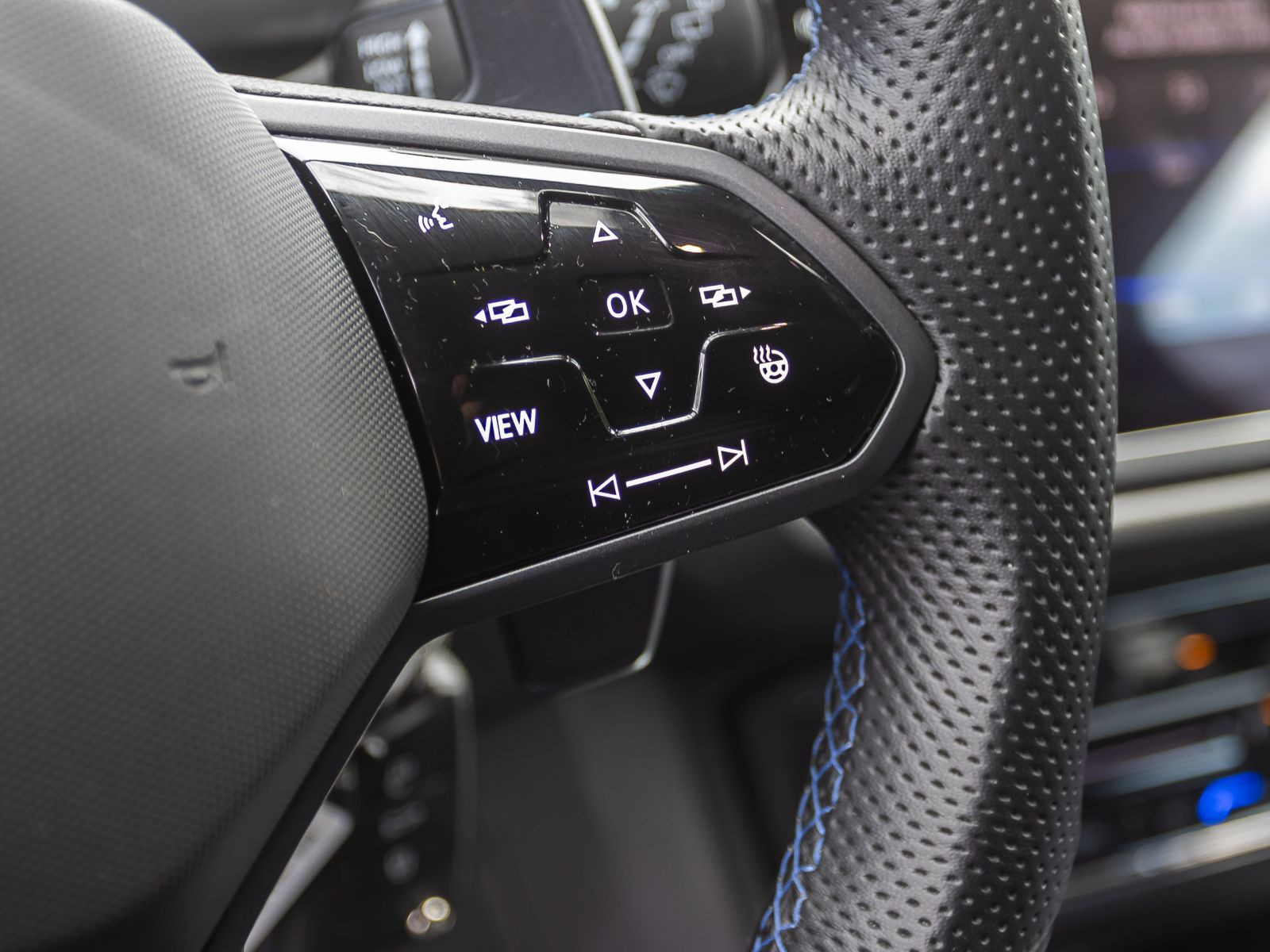Volkswagen Tiguan R Black Style 2.0 TSI DSG, Panoramadach, LED-Matrix, Rückfahrkamera
