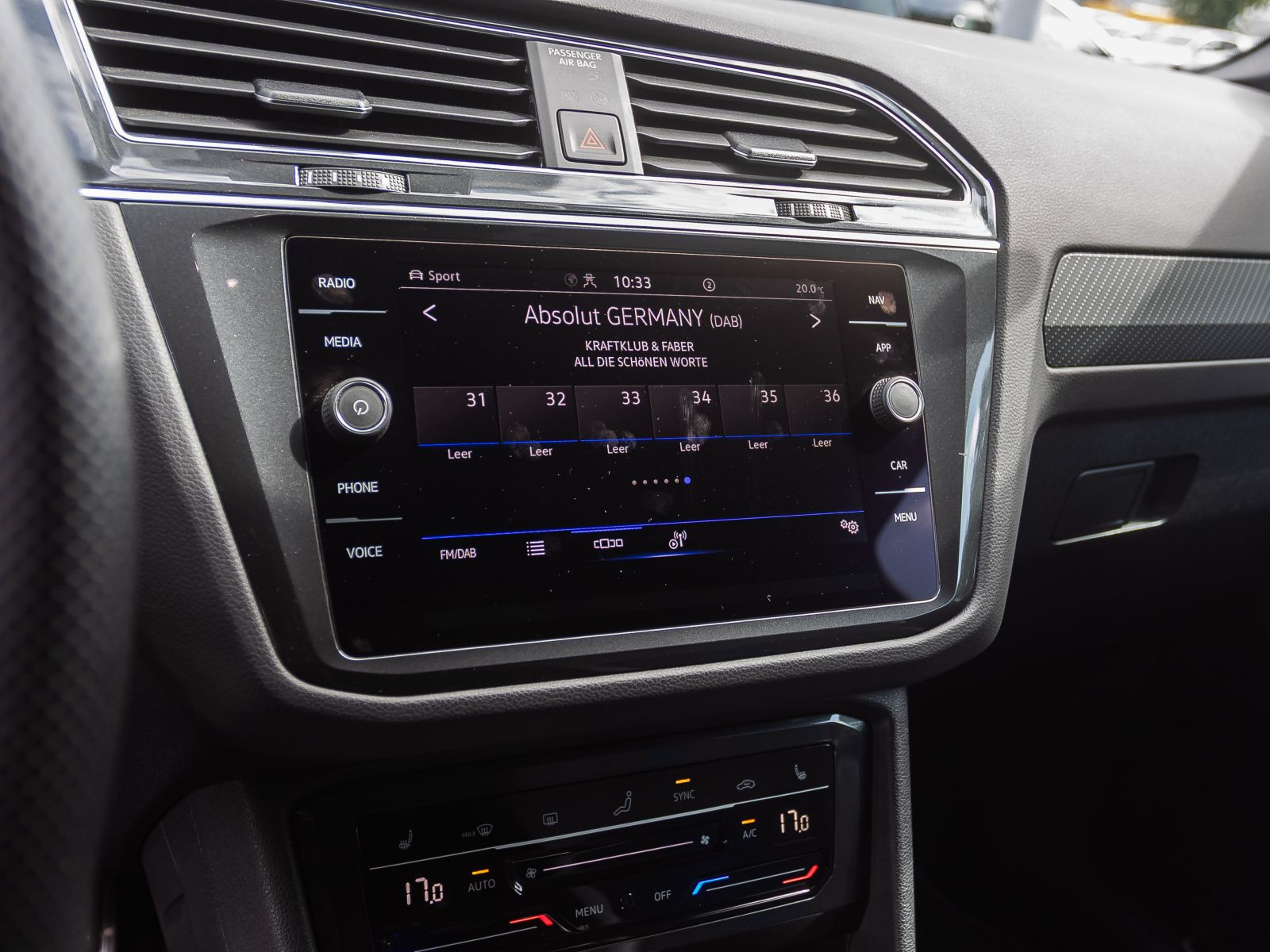 Volkswagen Tiguan R Black Style 2.0 TSI DSG, Panoramadach, LED-Matrix, Rückfahrkamera
