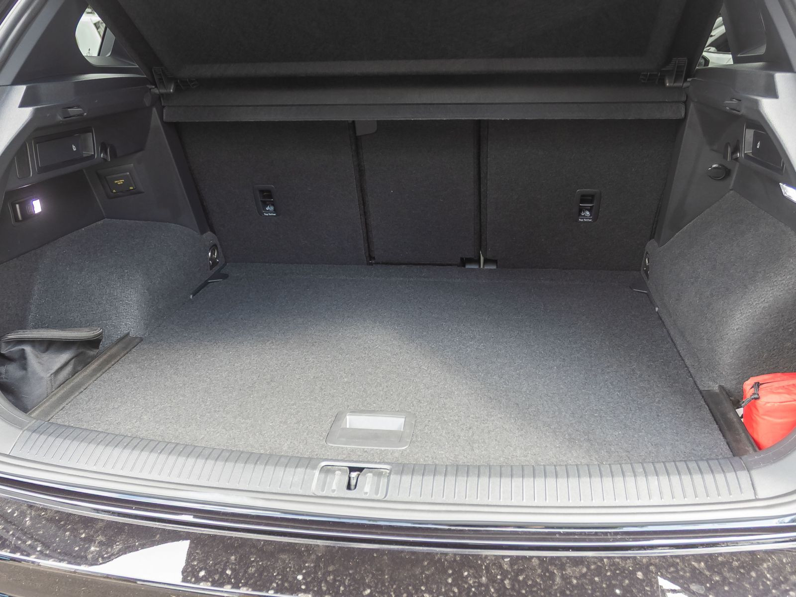 Volkswagen Tiguan R Black Style 2.0 TSI DSG, Panoramadach, LED-Matrix, Rückfahrkamera