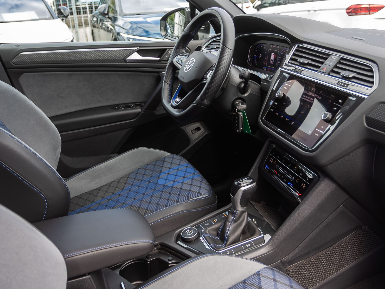 Volkswagen Tiguan R Black Style 2.0 TSI DSG, Panoramadach, LED-Matrix, Rückfahrkamera