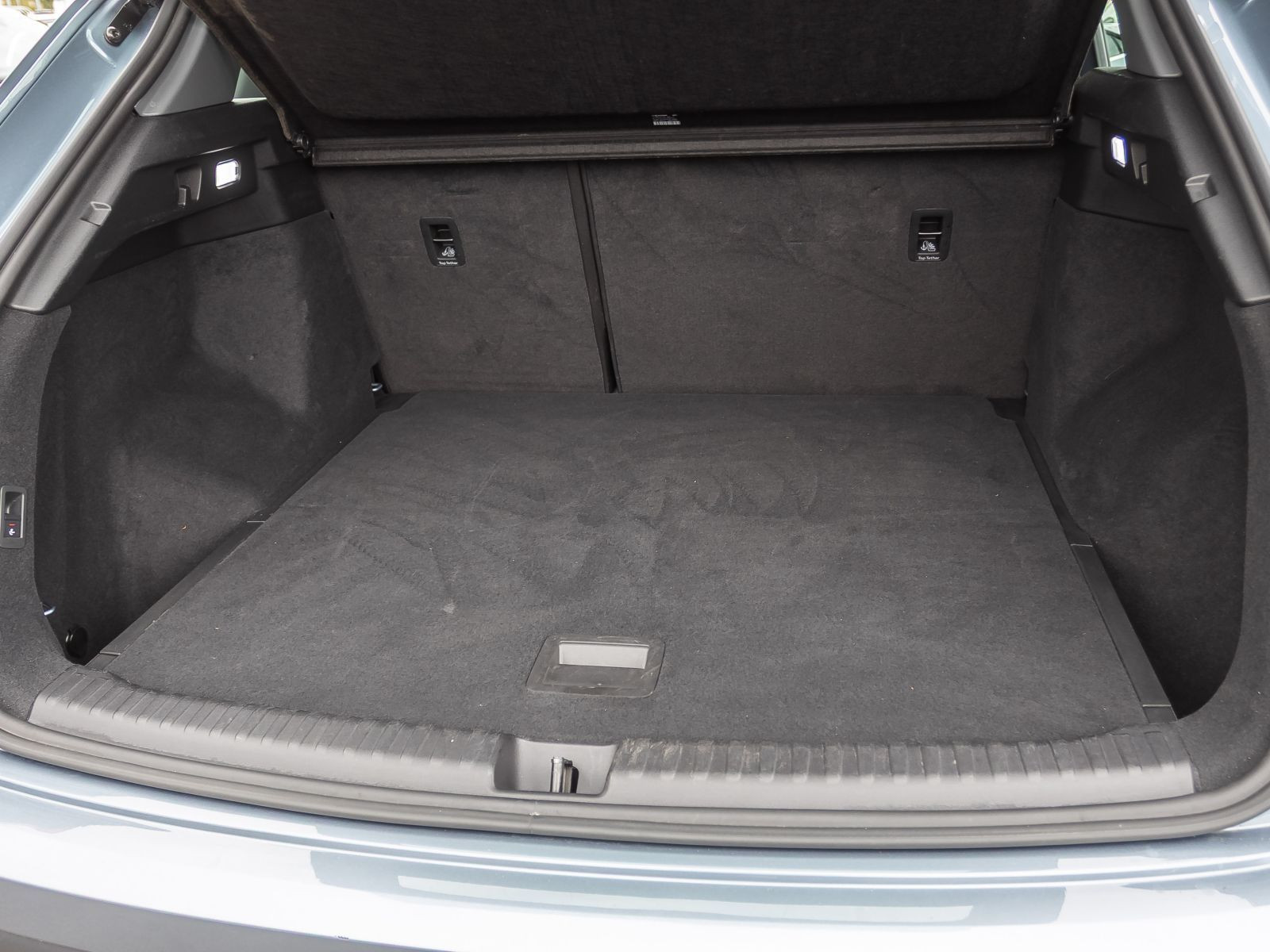 Audi Q4 e-tron advanced 40 Navi LED EPH Standklima AHK